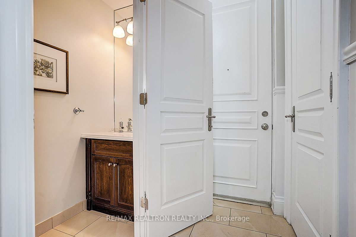 274 Duplex Avenue Property Photo 42