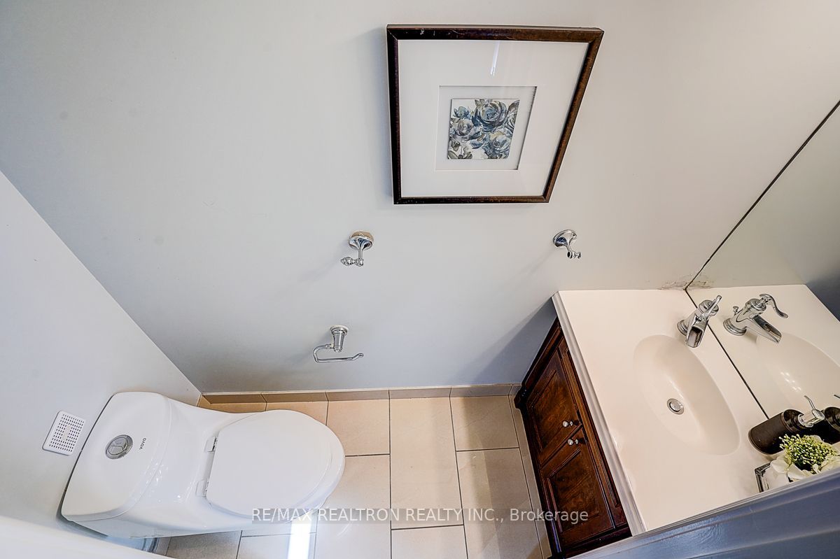274 Duplex Avenue Property Photo 44