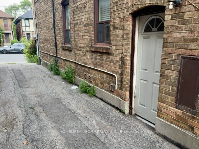 C13672802 Property Photo 2