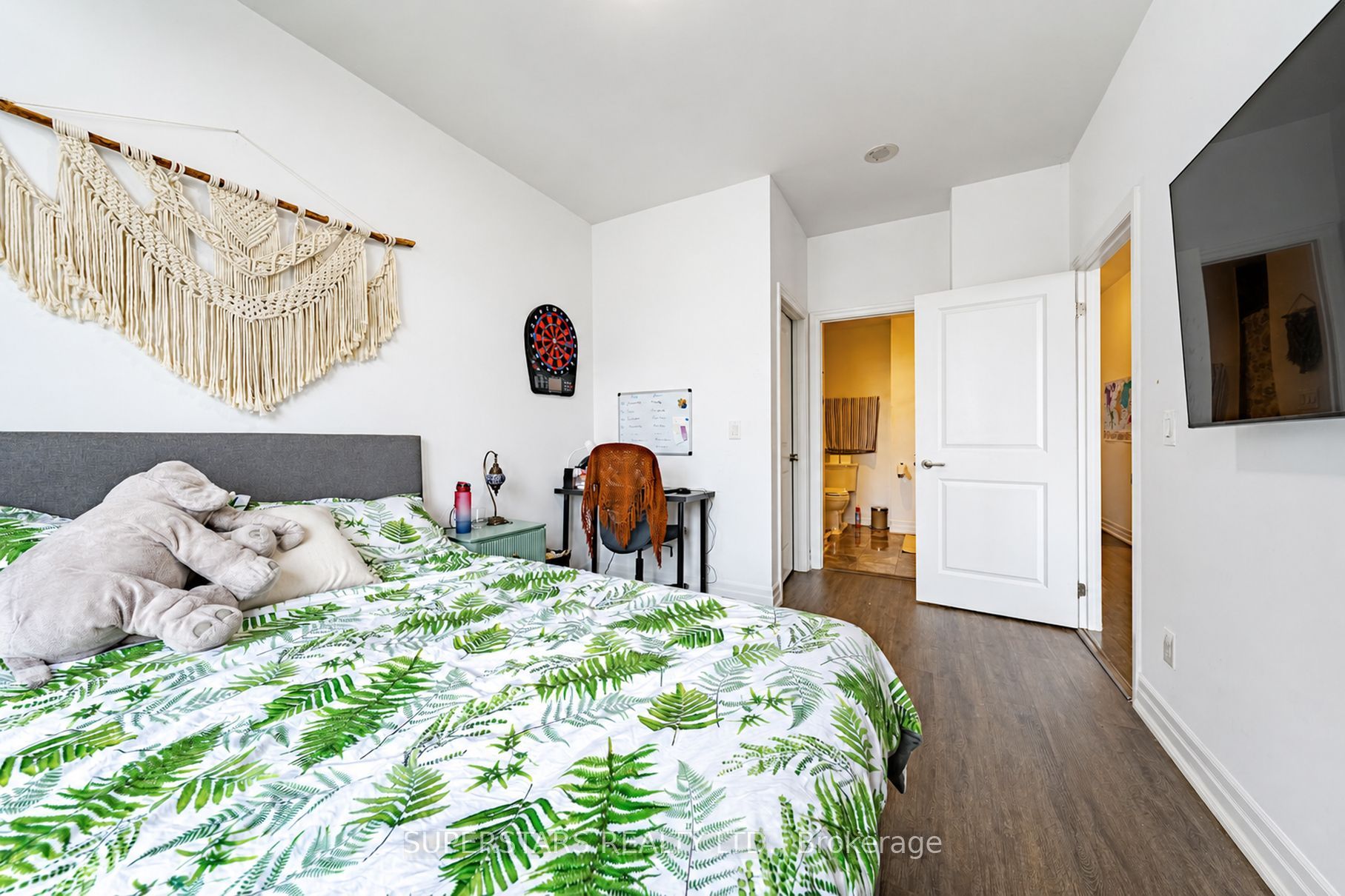 23 Rean Drive 901(ph1) Property Photo 10