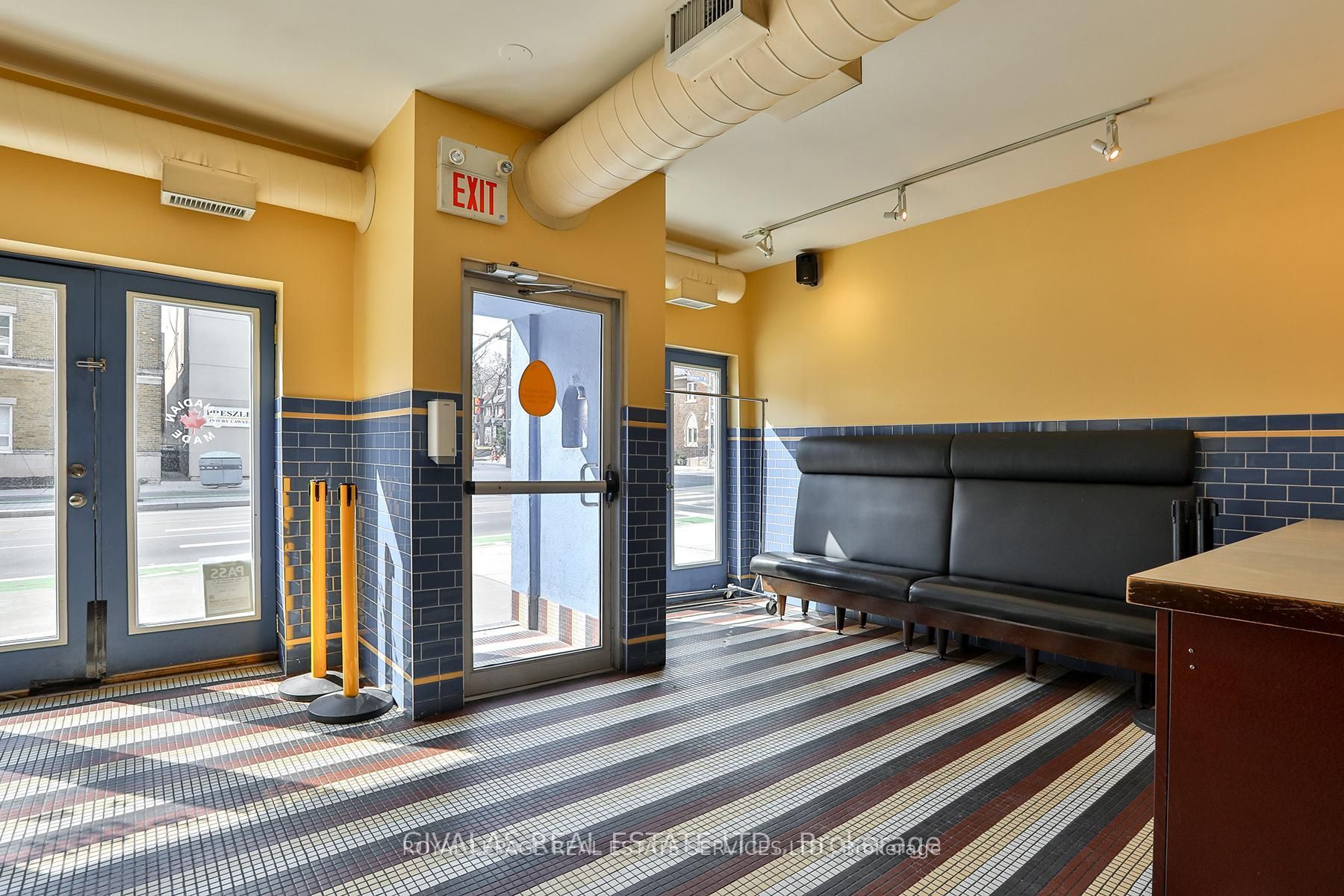 174 Eglinton Avenue W Property Photo 7