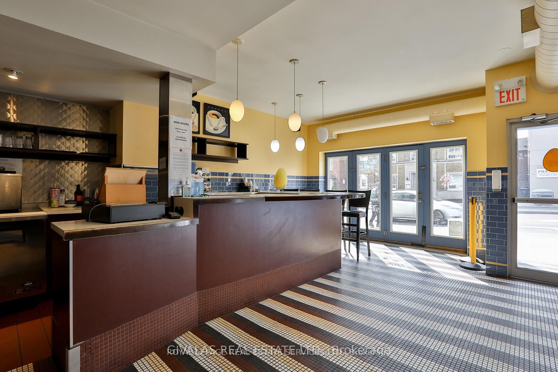 174 Eglinton Avenue W Property Photo 9