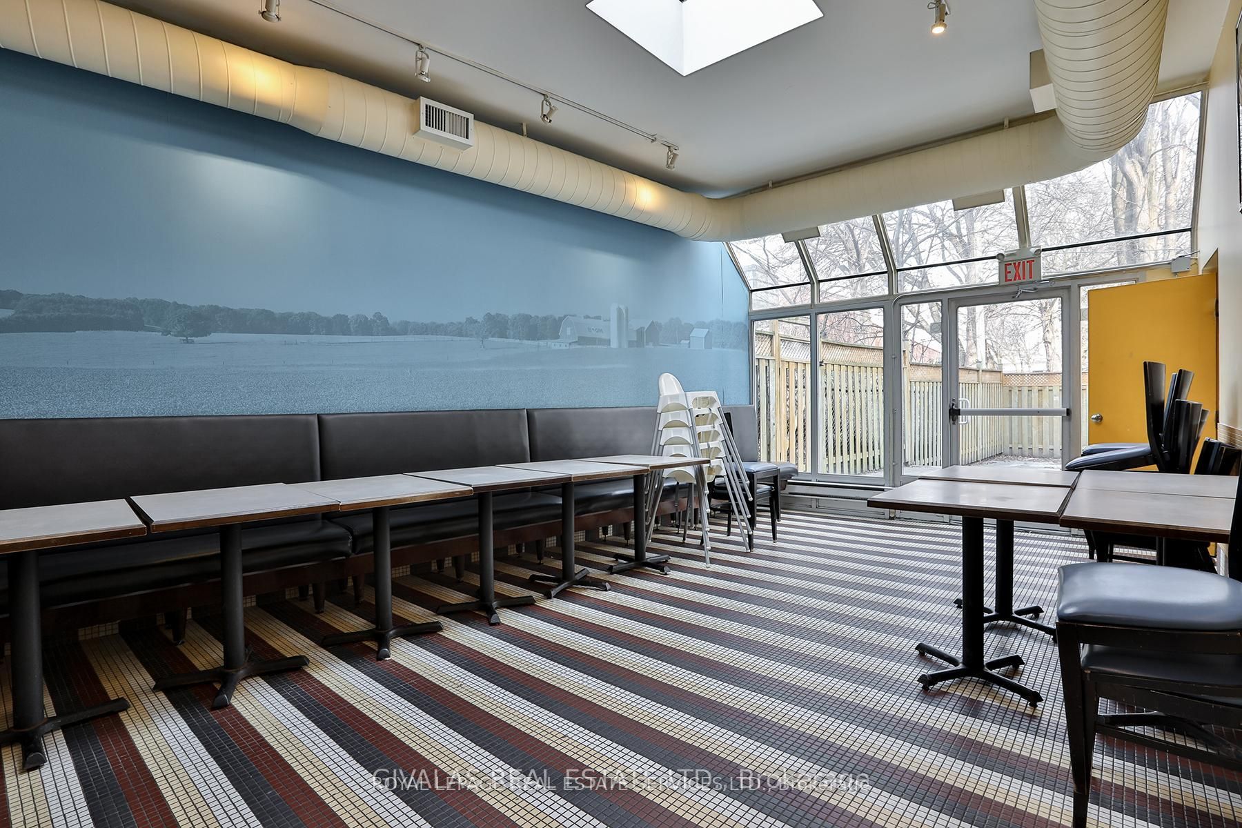 174 Eglinton Avenue W Property Photo 15
