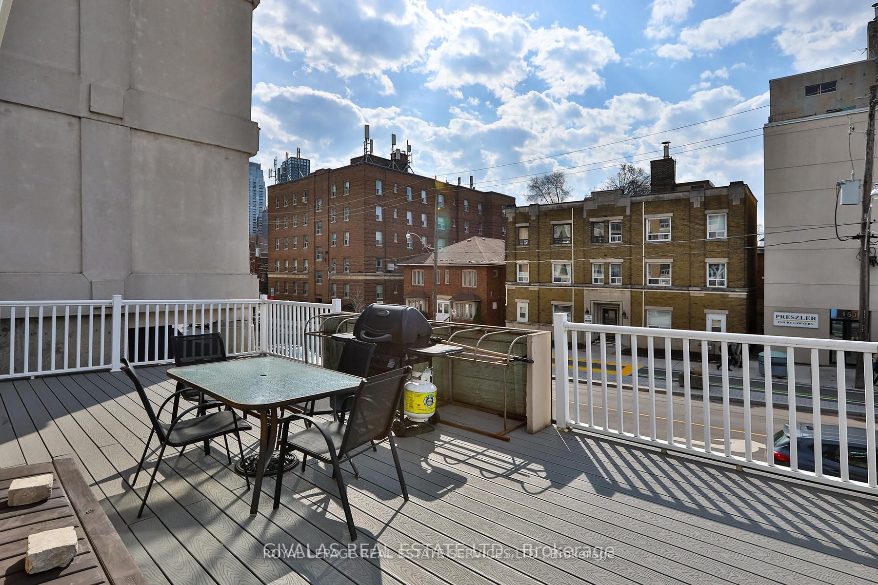 174 Eglinton Avenue W Property Photo 24