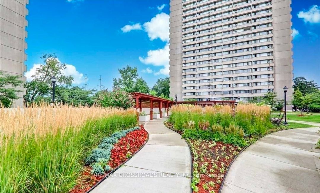 735 Don Mills Road 604 Property Photo 2