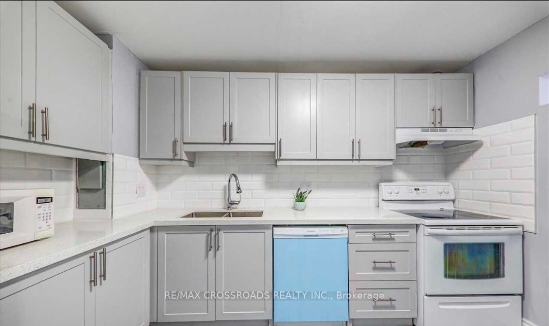 735 Don Mills Road 604 Property Photo 9
