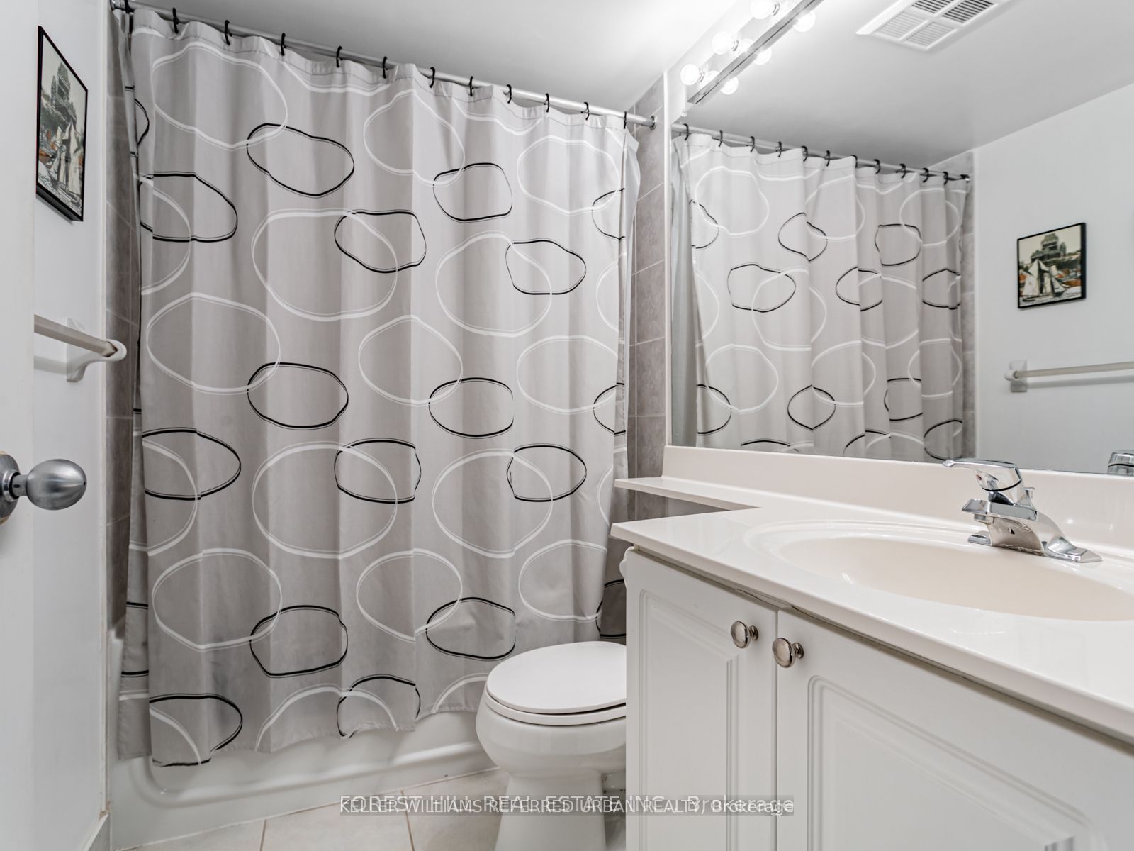 30 Harrison Garden Boulevard 1501 Property Photo 8