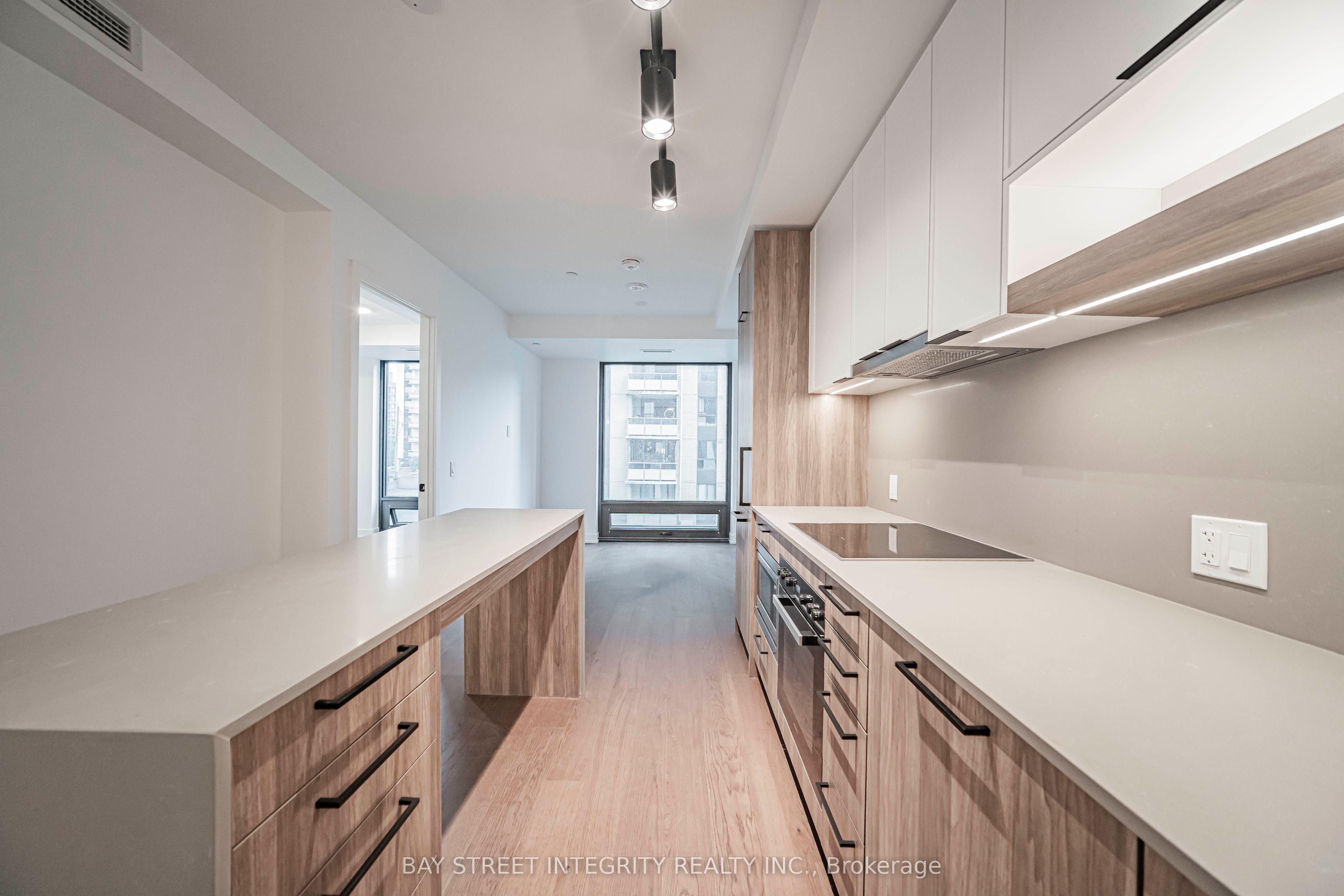 91 Montclair Avenue 702 Property Photo 5