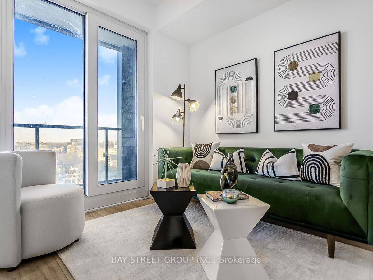 2020 Bathurst Street 1812 Property Photo 2
