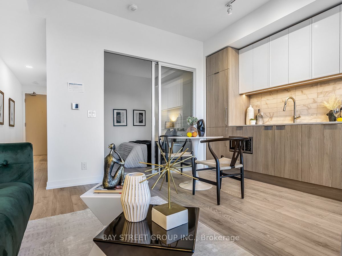2020 Bathurst Street 1812 Property Photo 5