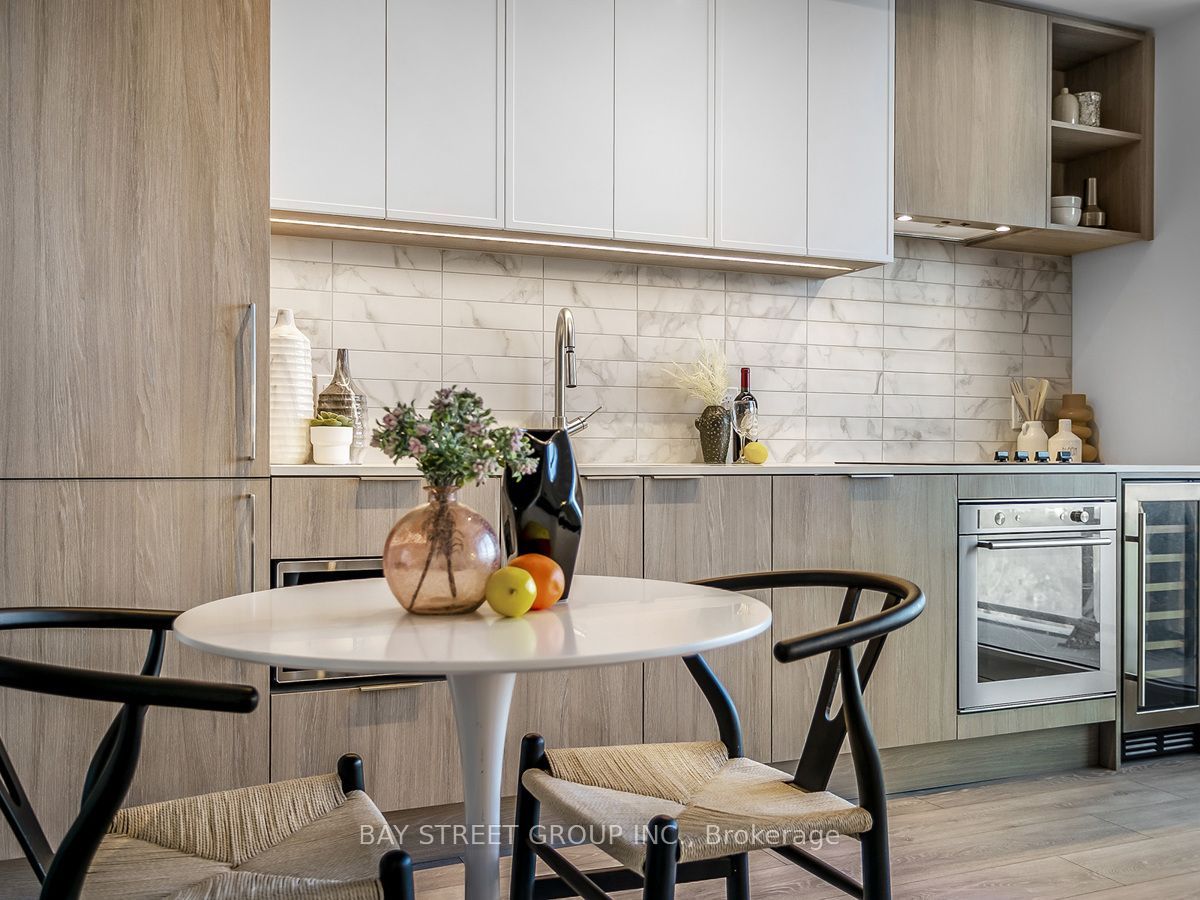 2020 Bathurst Street 1812 Property Photo 7