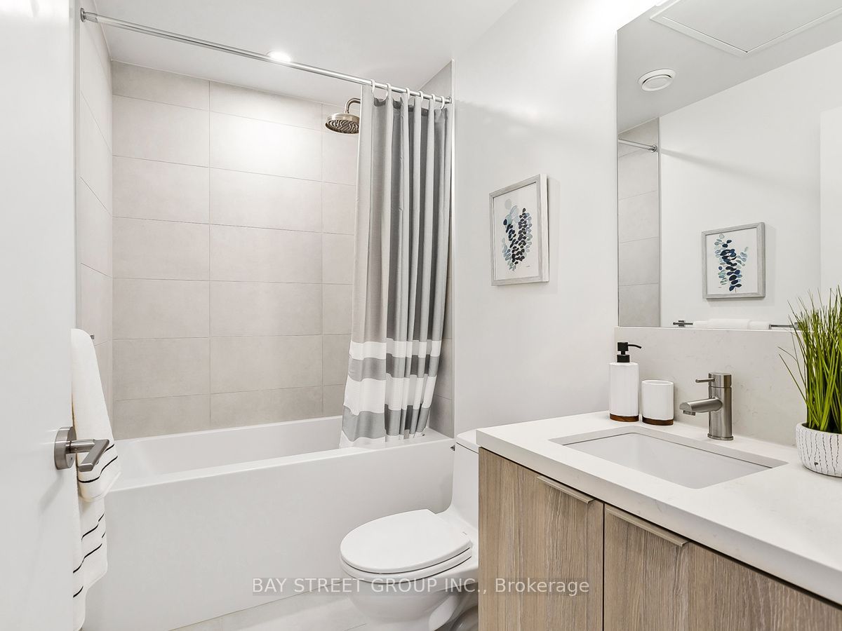 2020 Bathurst Street 1812 Property Photo 10