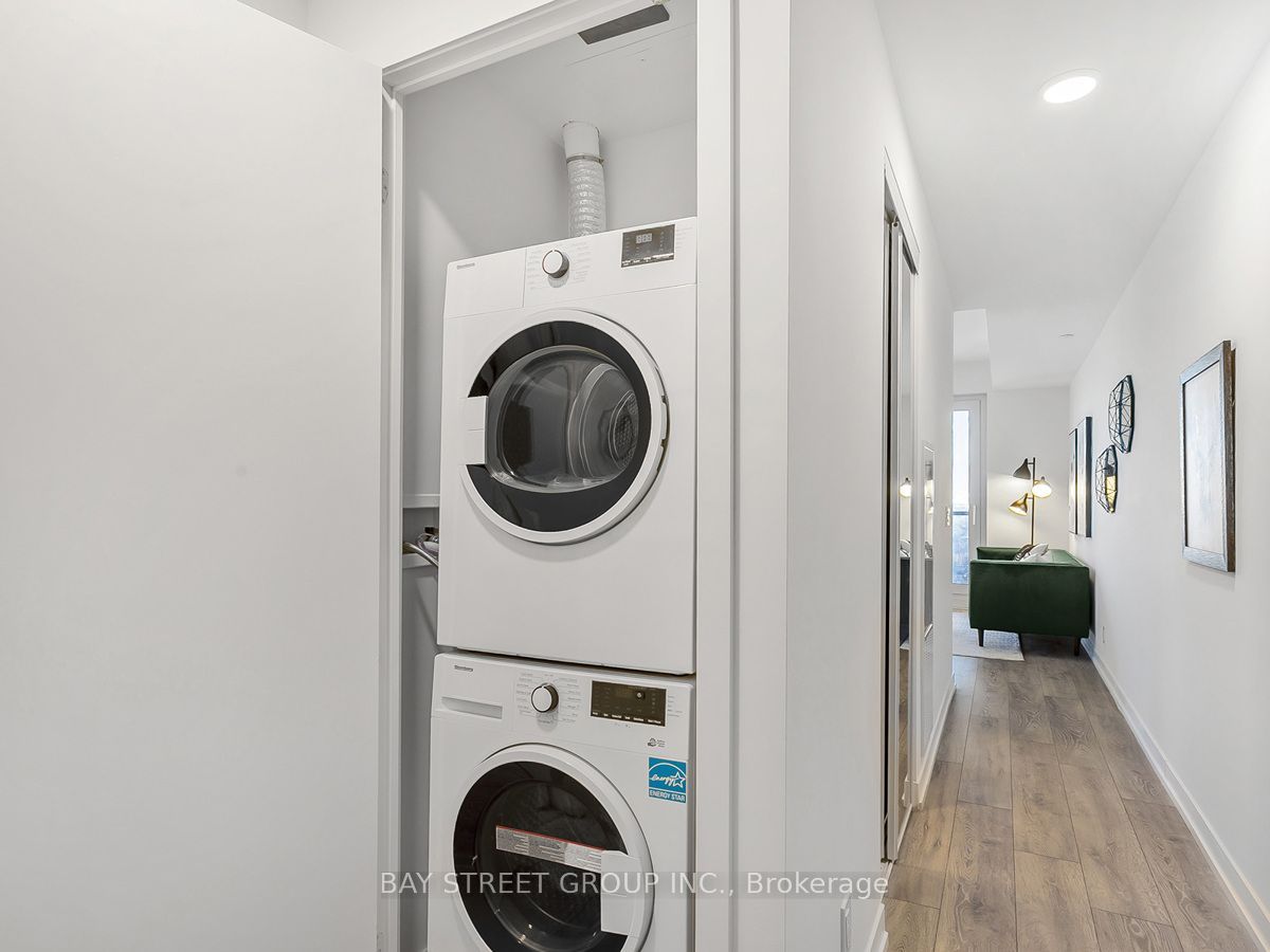 2020 Bathurst Street 1812 Property Photo 11