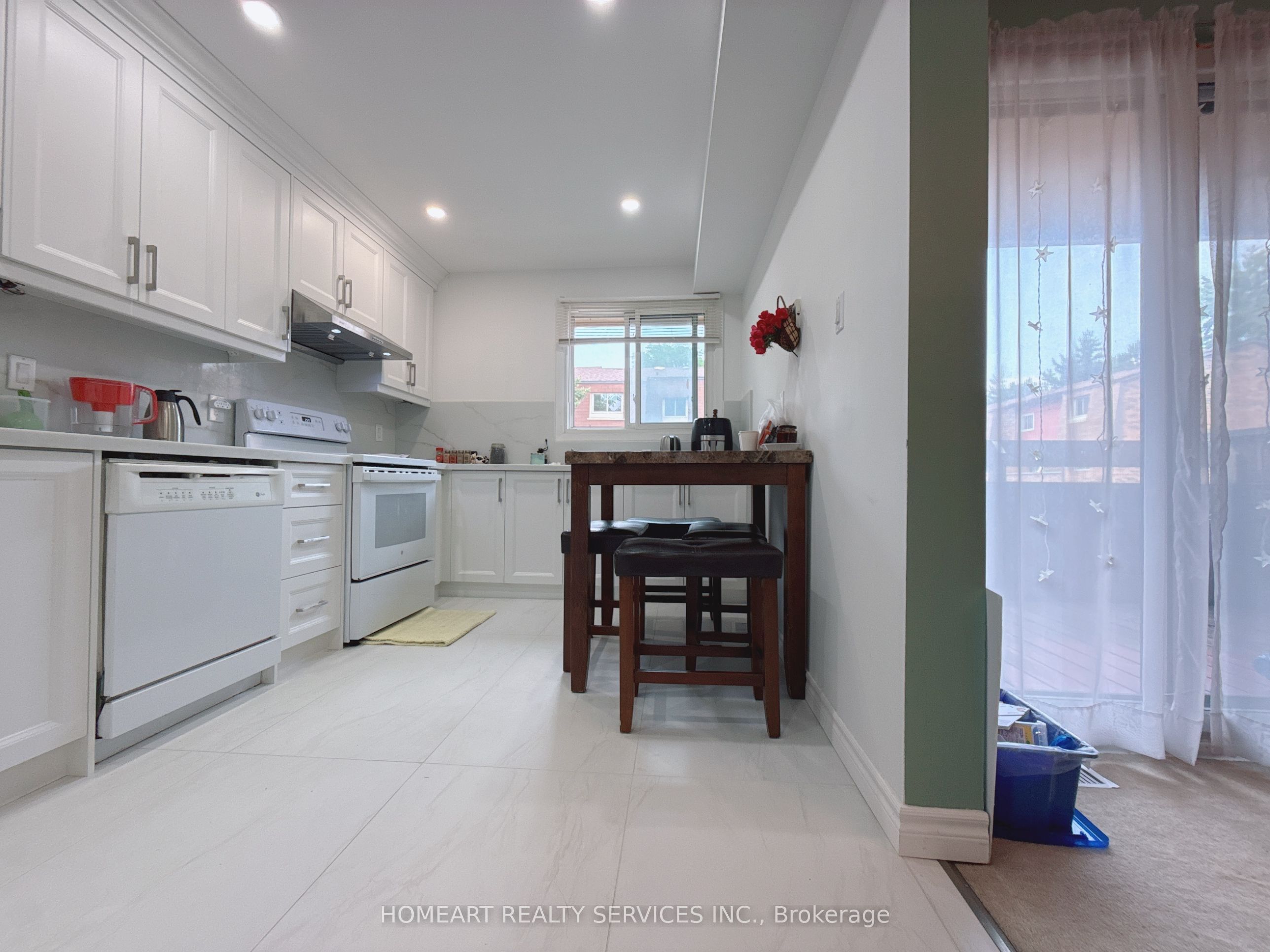 9 Poets Walkway Property Photo 5