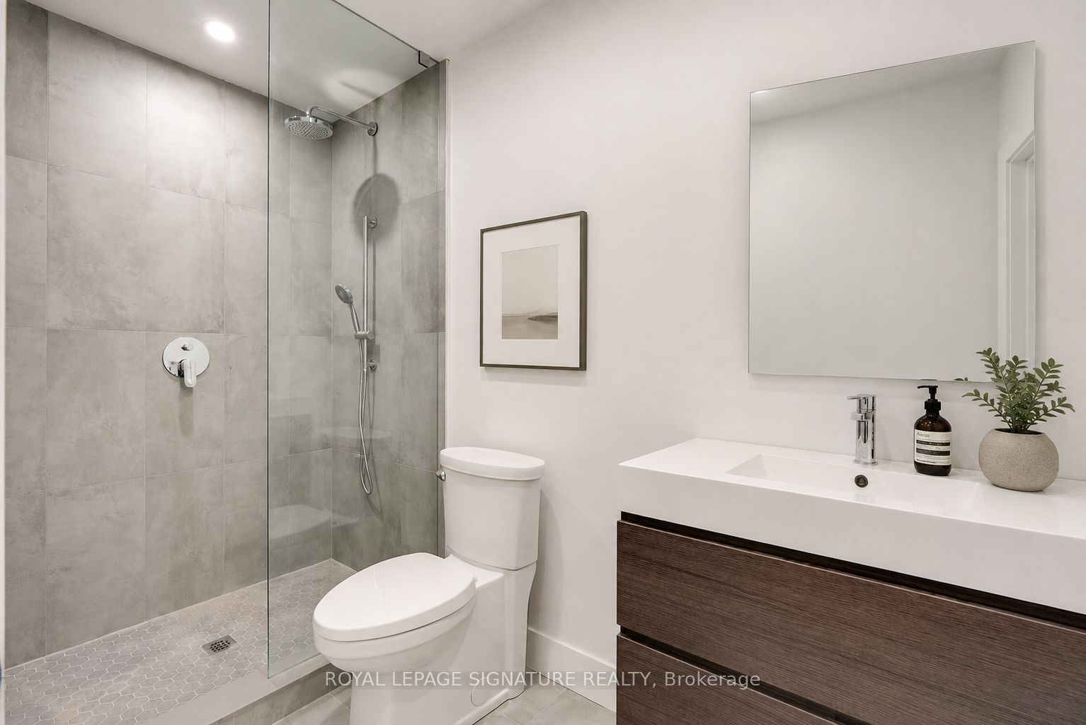390 Palmerston Boulevard 3 Property Photo 4