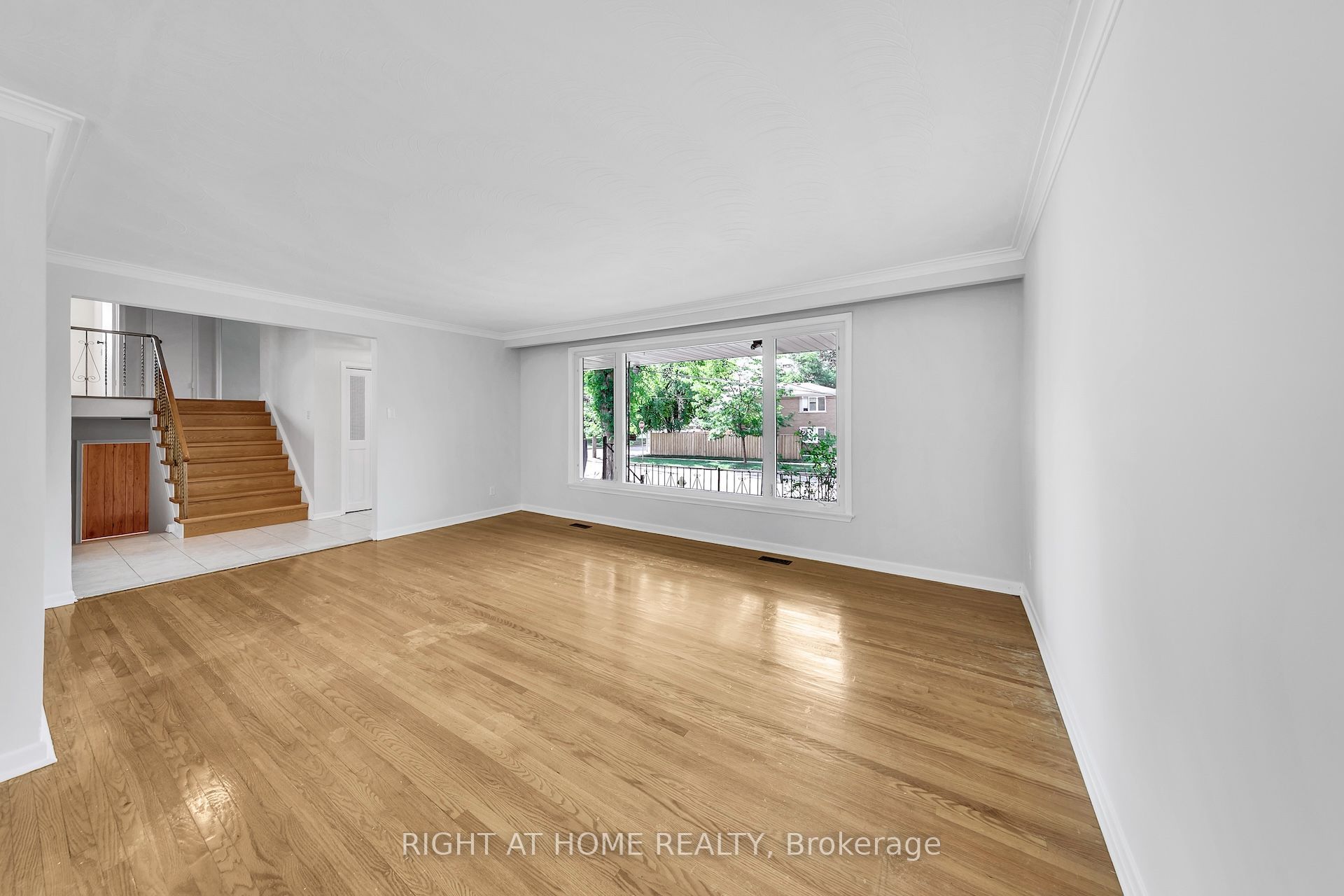 88 Peckham Avenue Property Photo 4