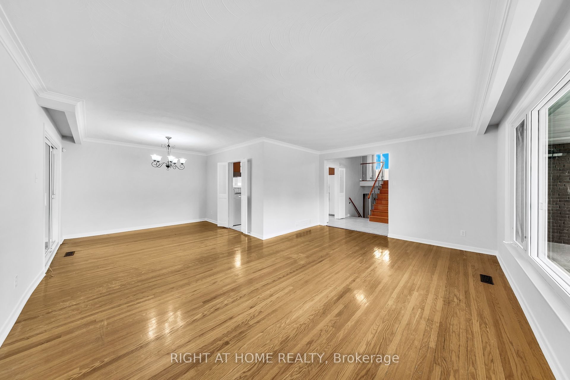 88 Peckham Avenue Property Photo 5
