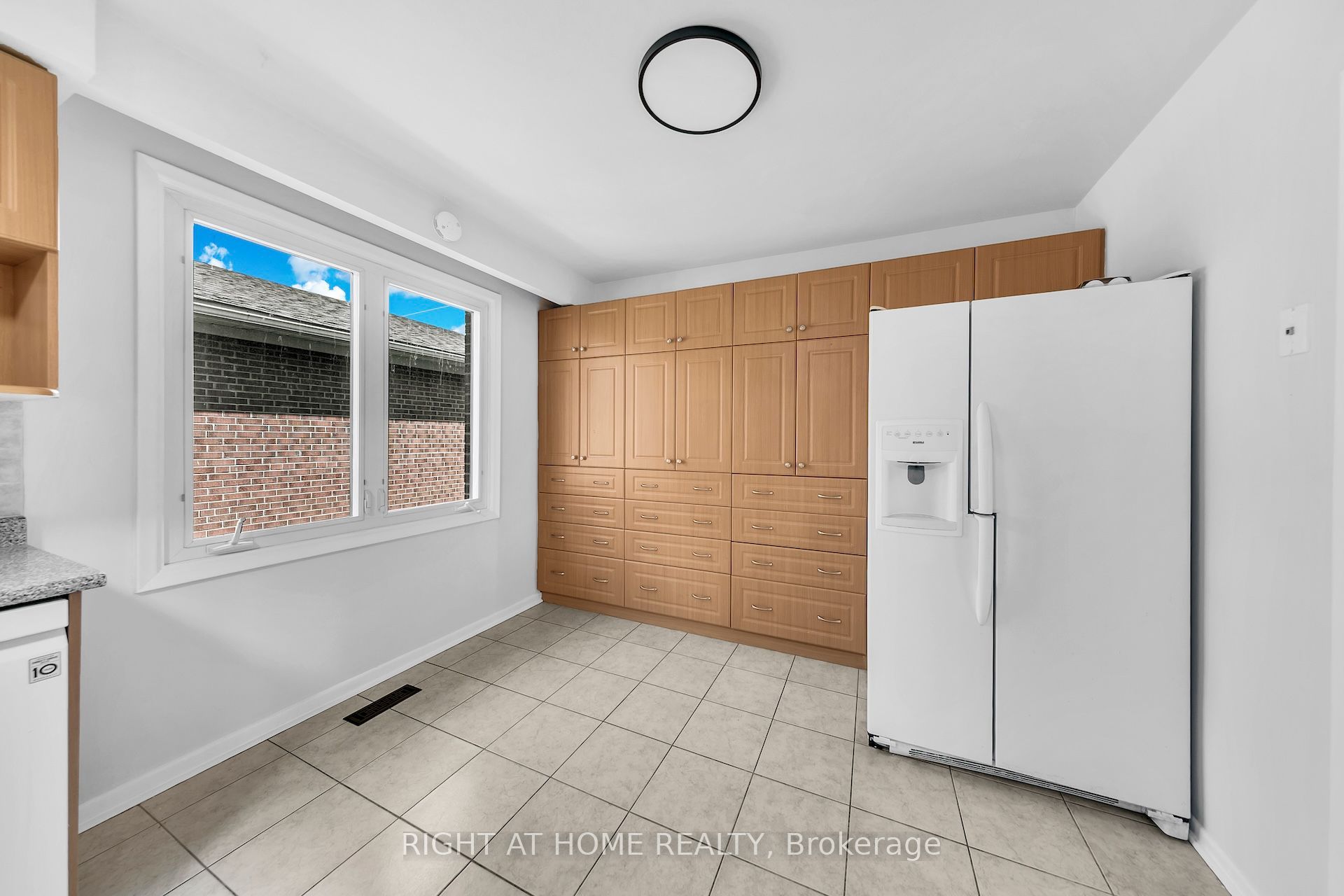 88 Peckham Avenue Property Photo 10