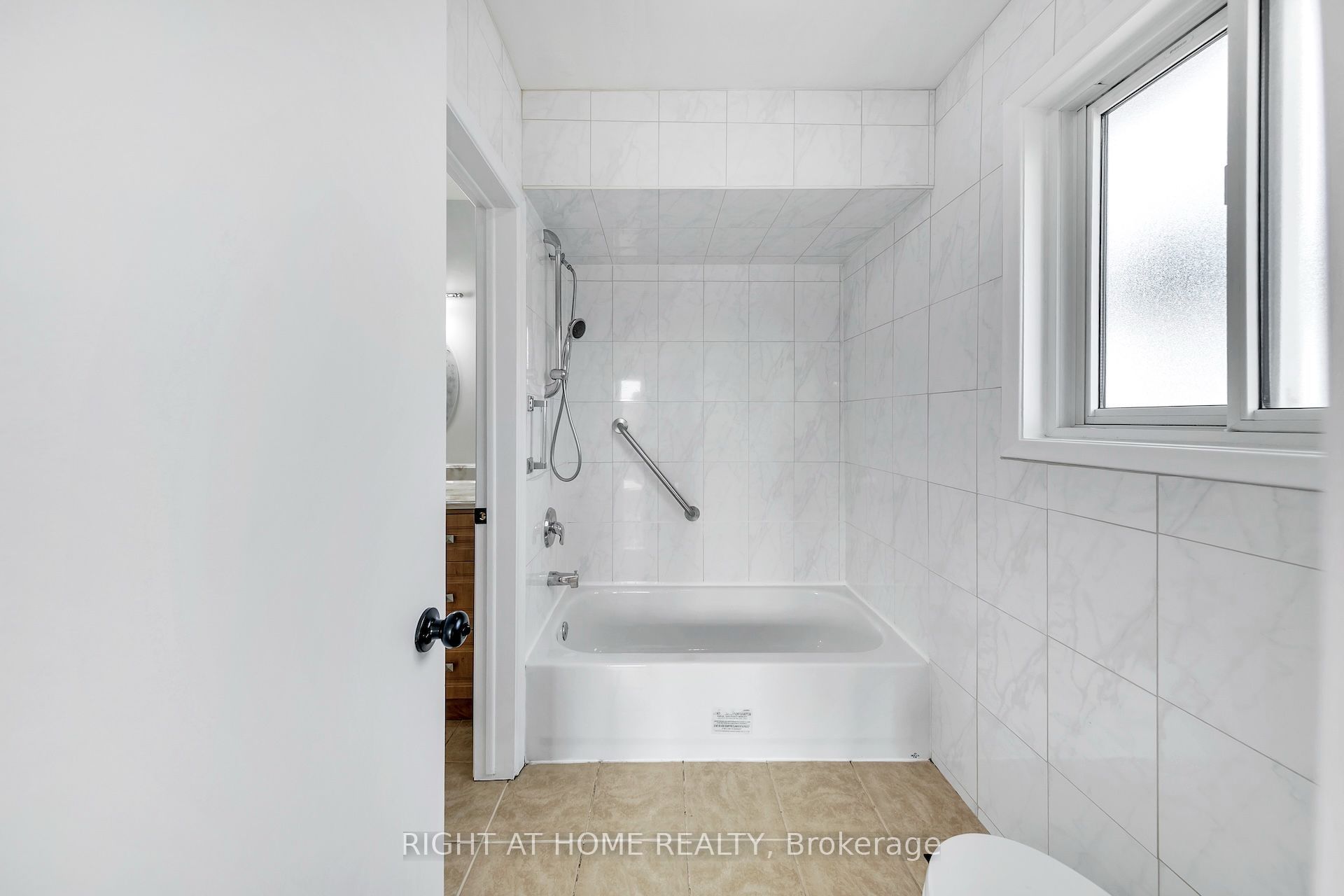 88 Peckham Avenue Property Photo 12
