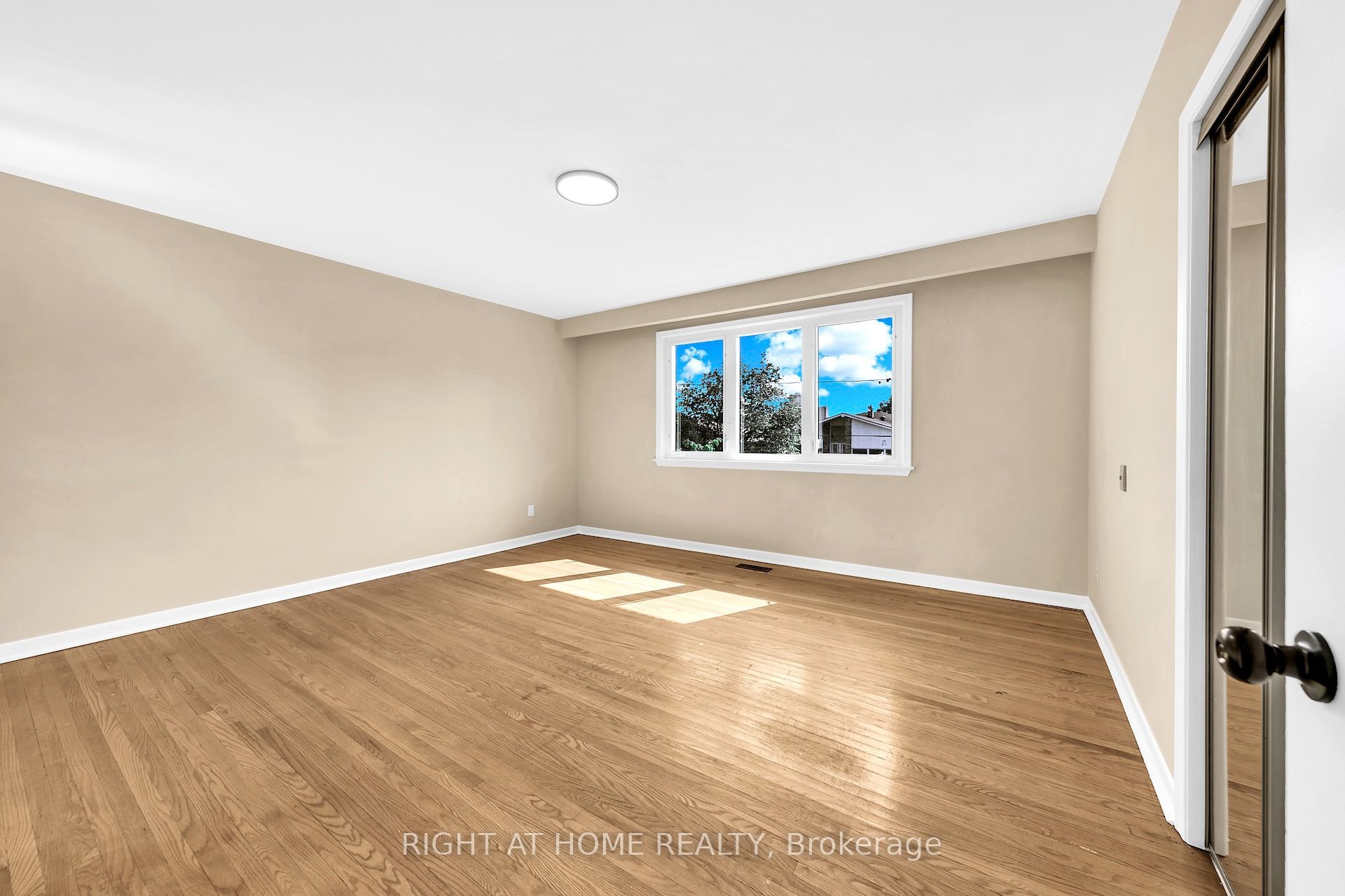 88 Peckham Avenue Property Photo 14