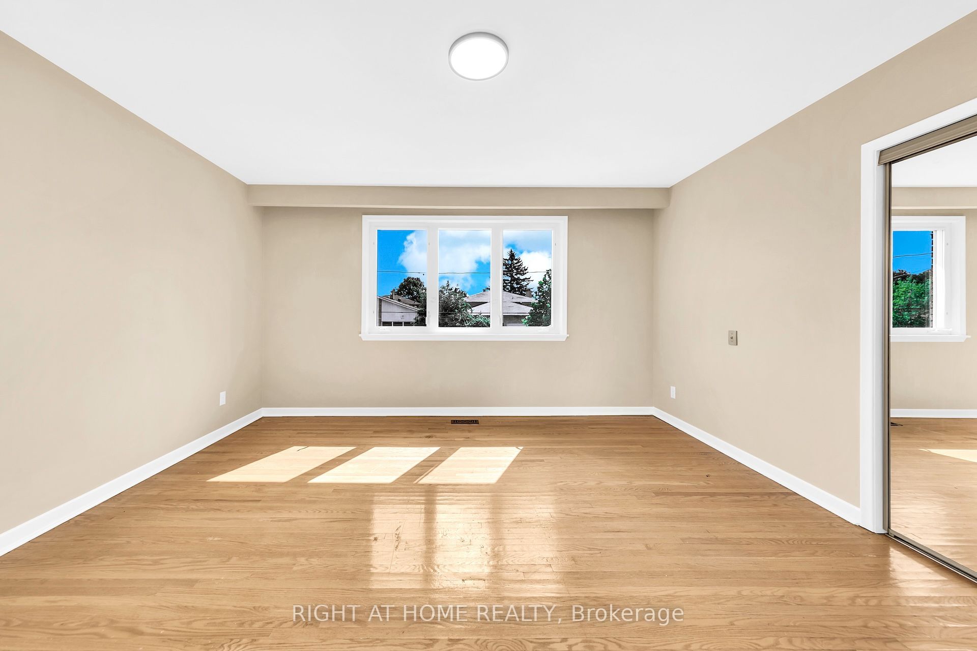 88 Peckham Avenue Property Photo 16