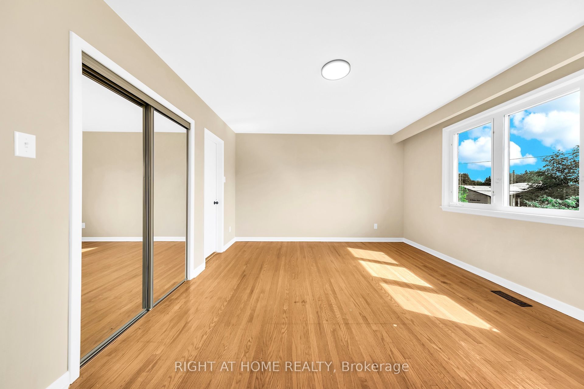 88 Peckham Avenue Property Photo 18