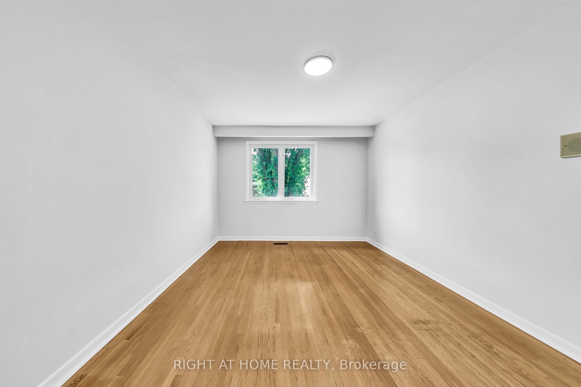 88 Peckham Avenue Property Photo 20