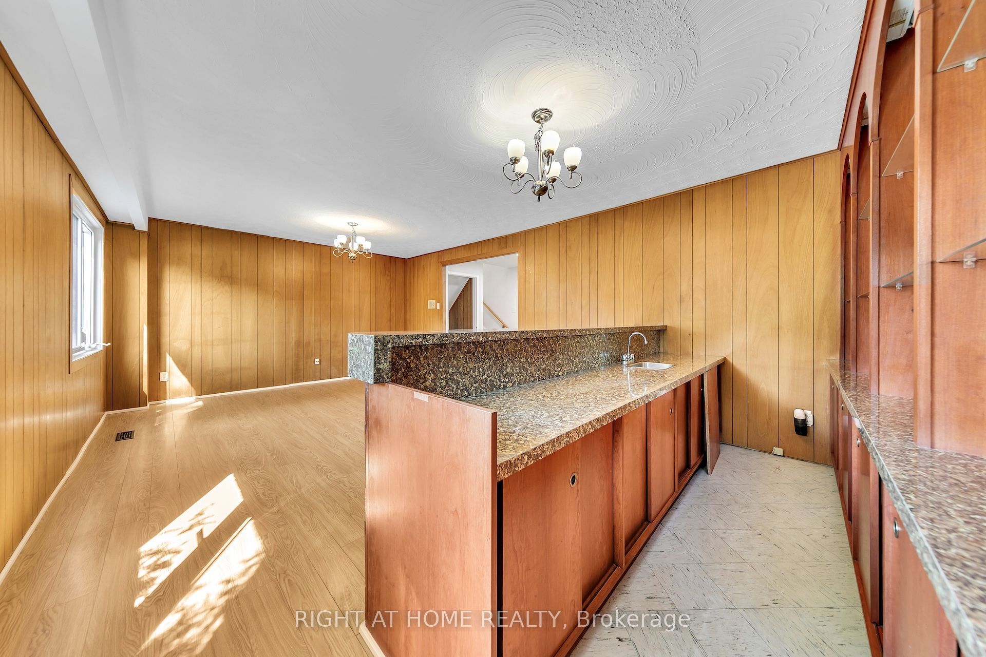 88 Peckham Avenue Property Photo 33