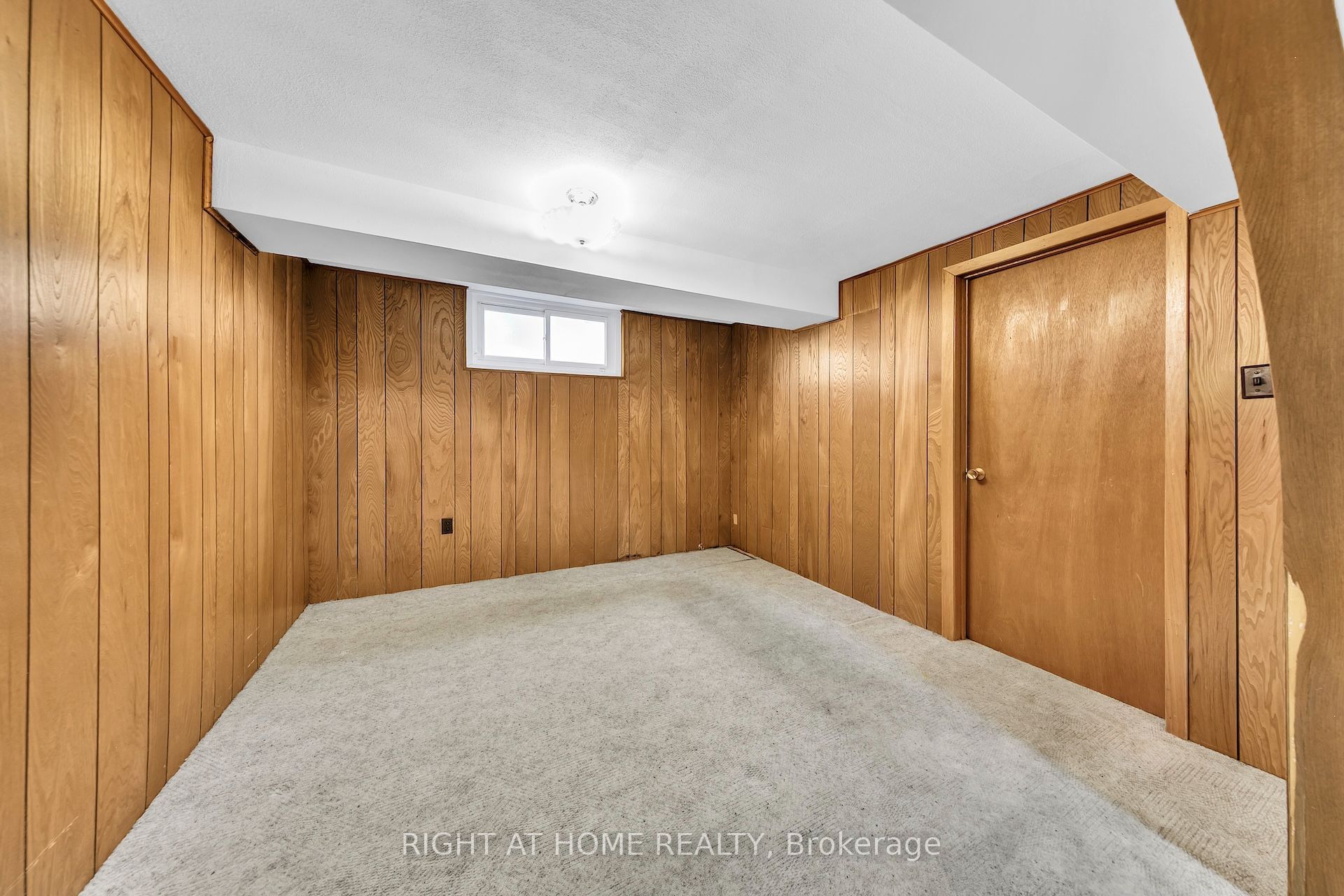 88 Peckham Avenue Property Photo 35