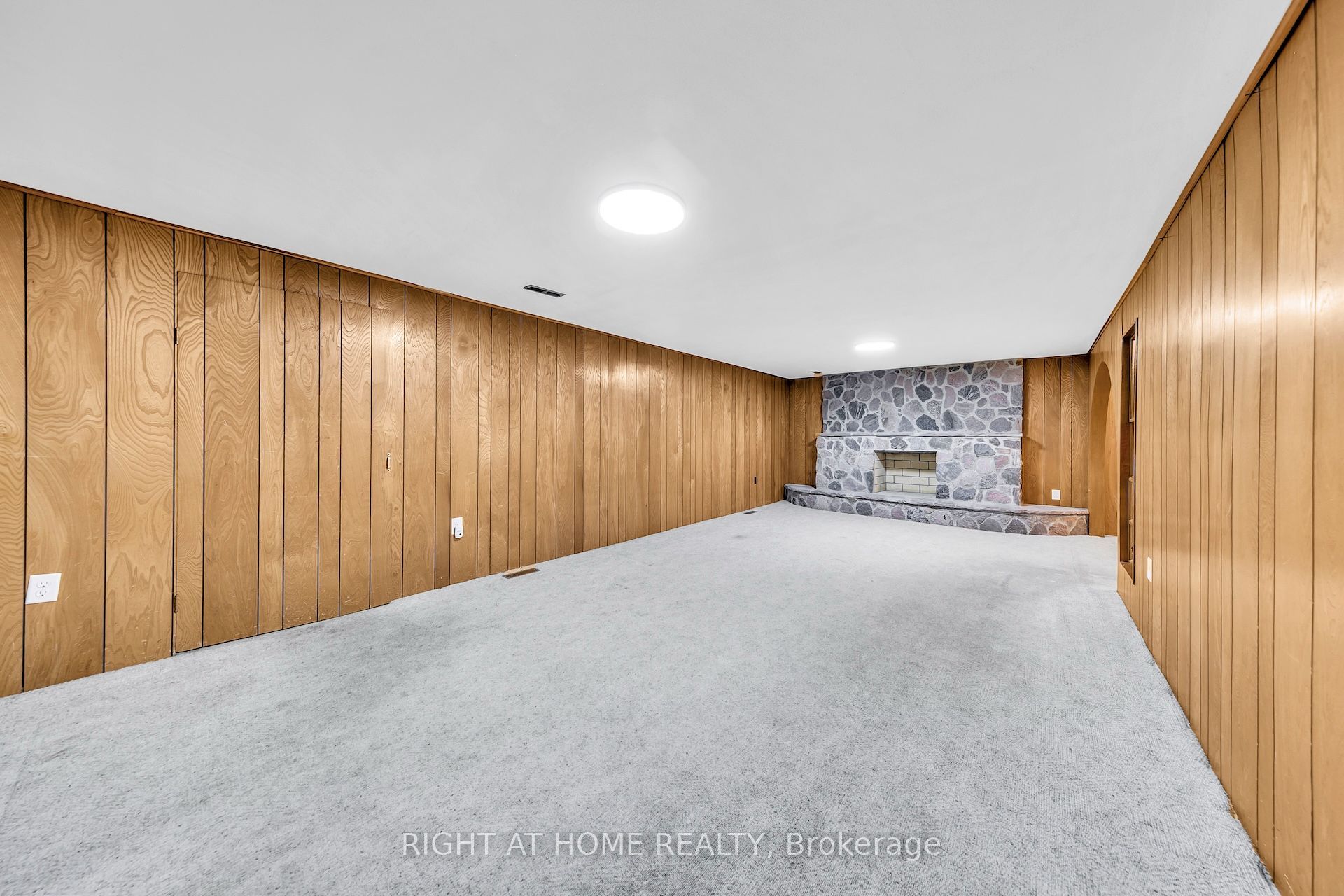 88 Peckham Avenue Property Photo 39