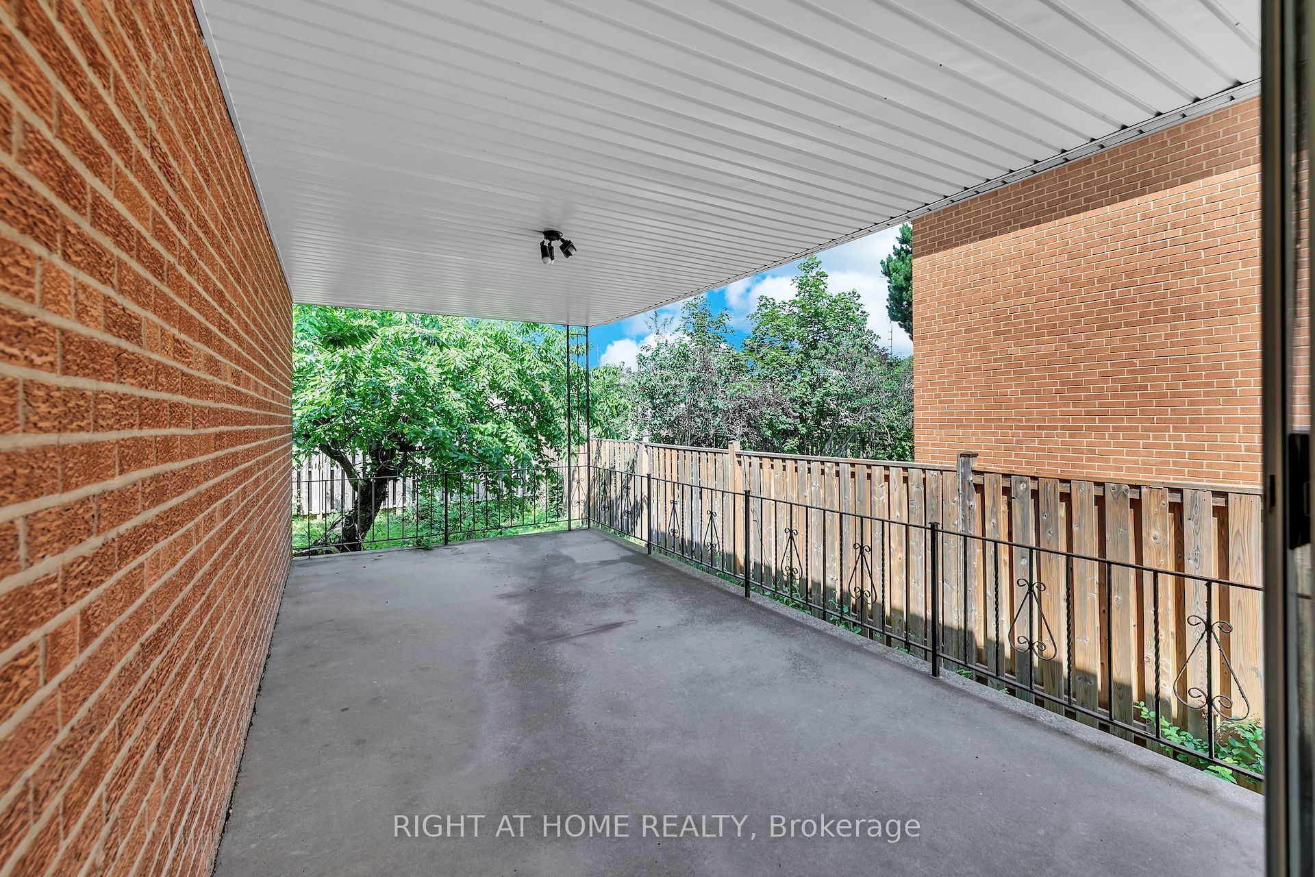 88 Peckham Avenue Property Photo 40