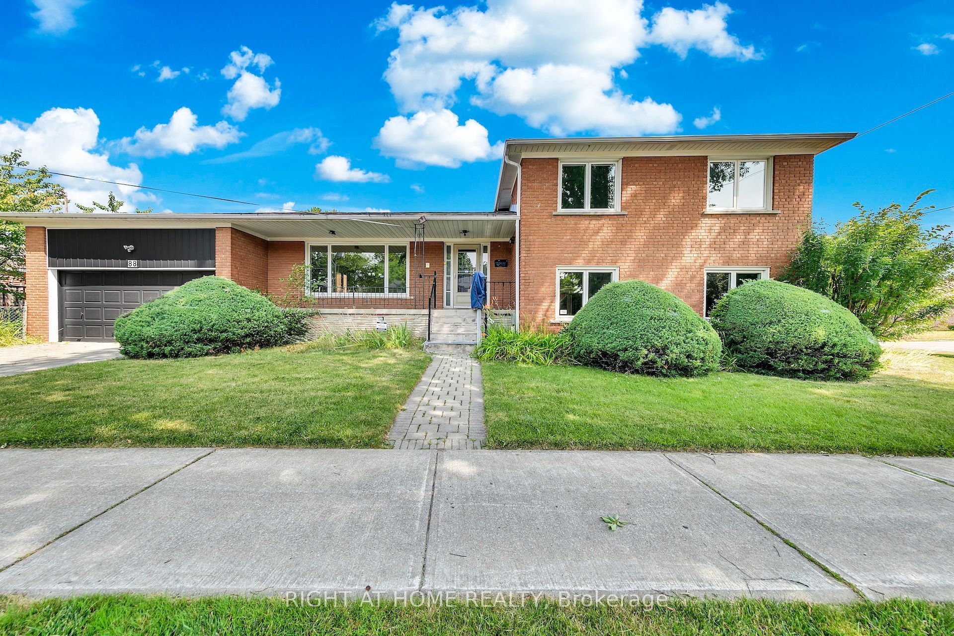 88 Peckham Avenue Property Photo 43