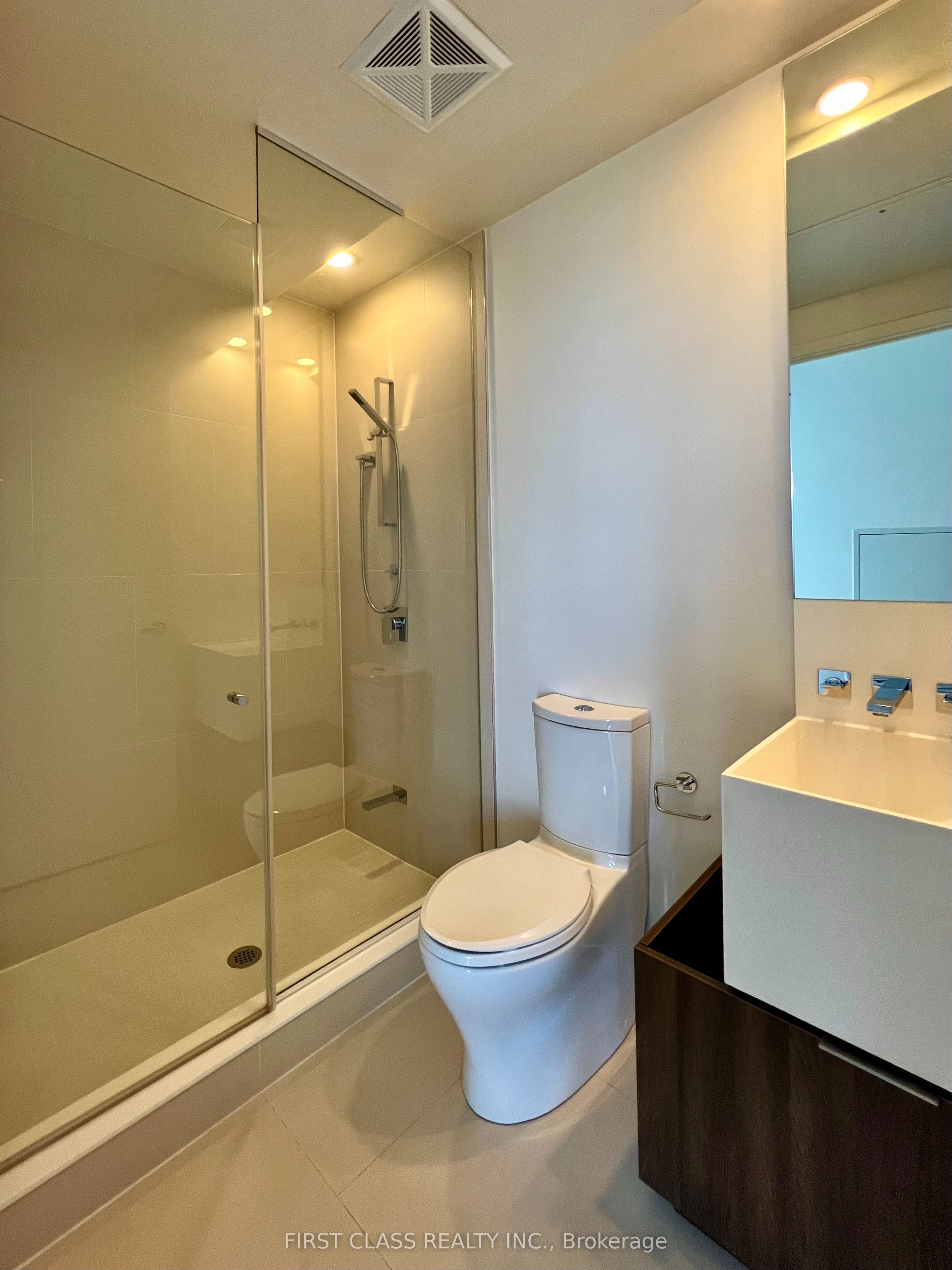 1 Bloor Street E Property Photo 5