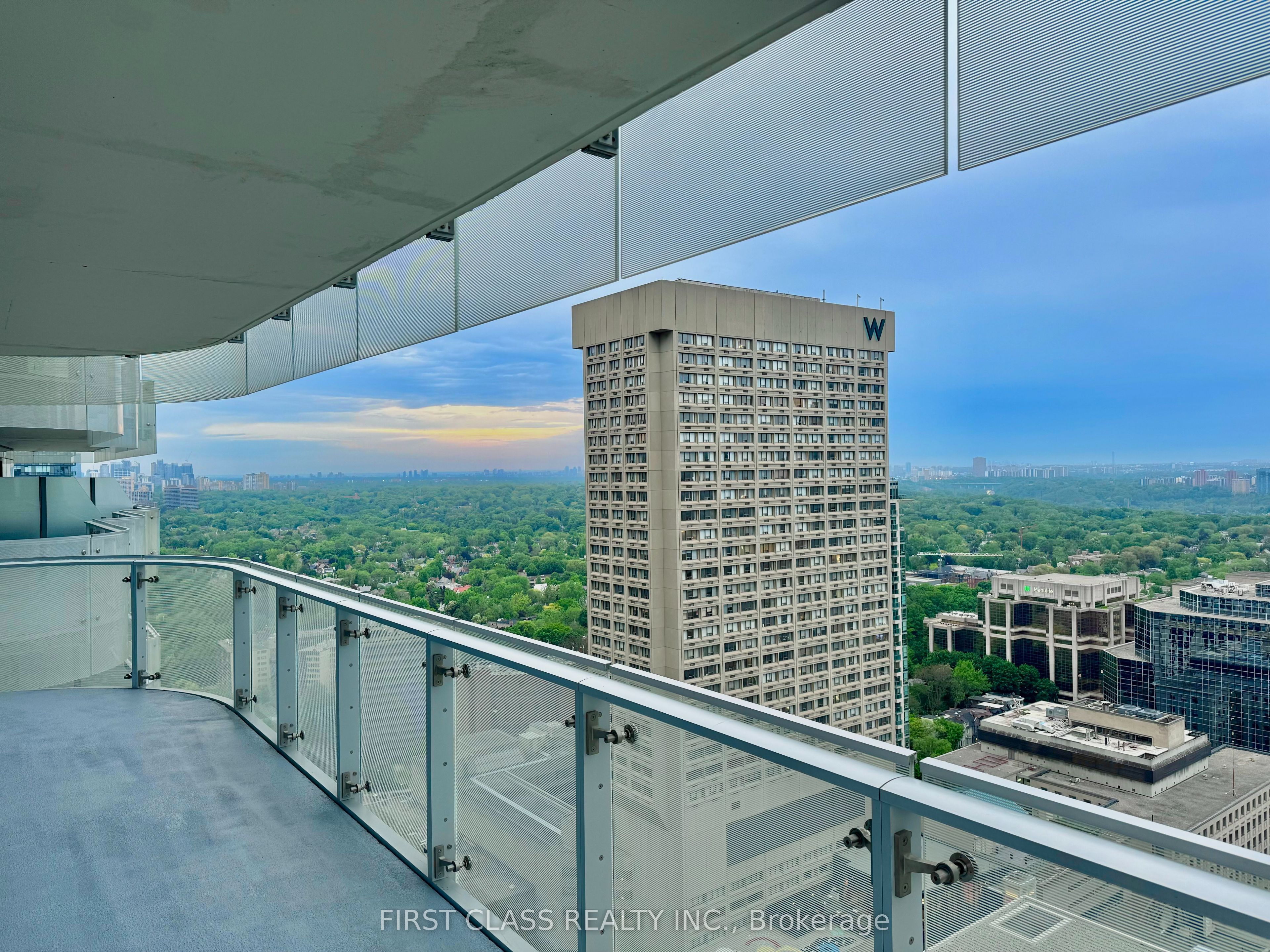 1 Bloor Street E Property Photo 7