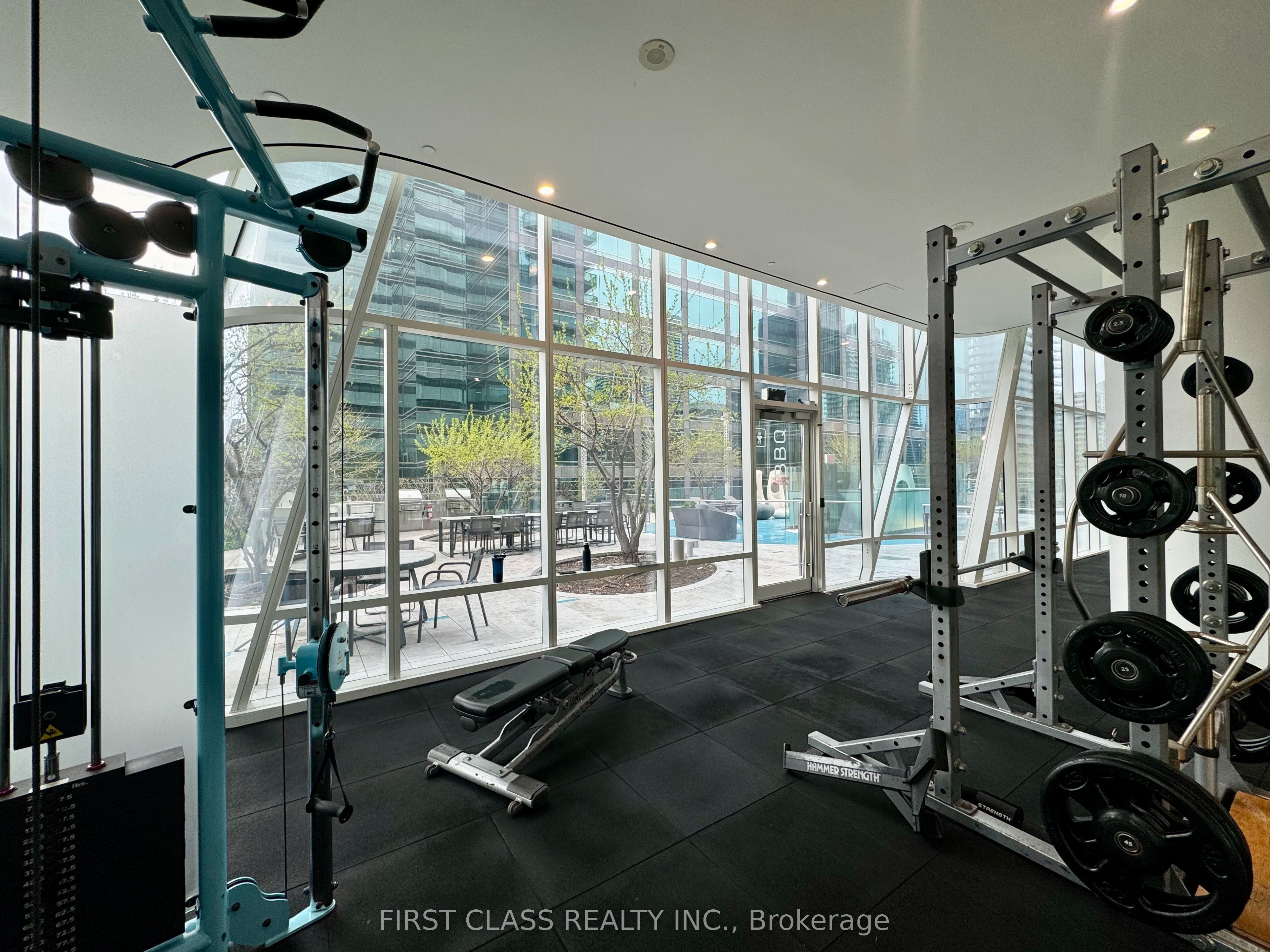 1 Bloor Street E Property Photo 14