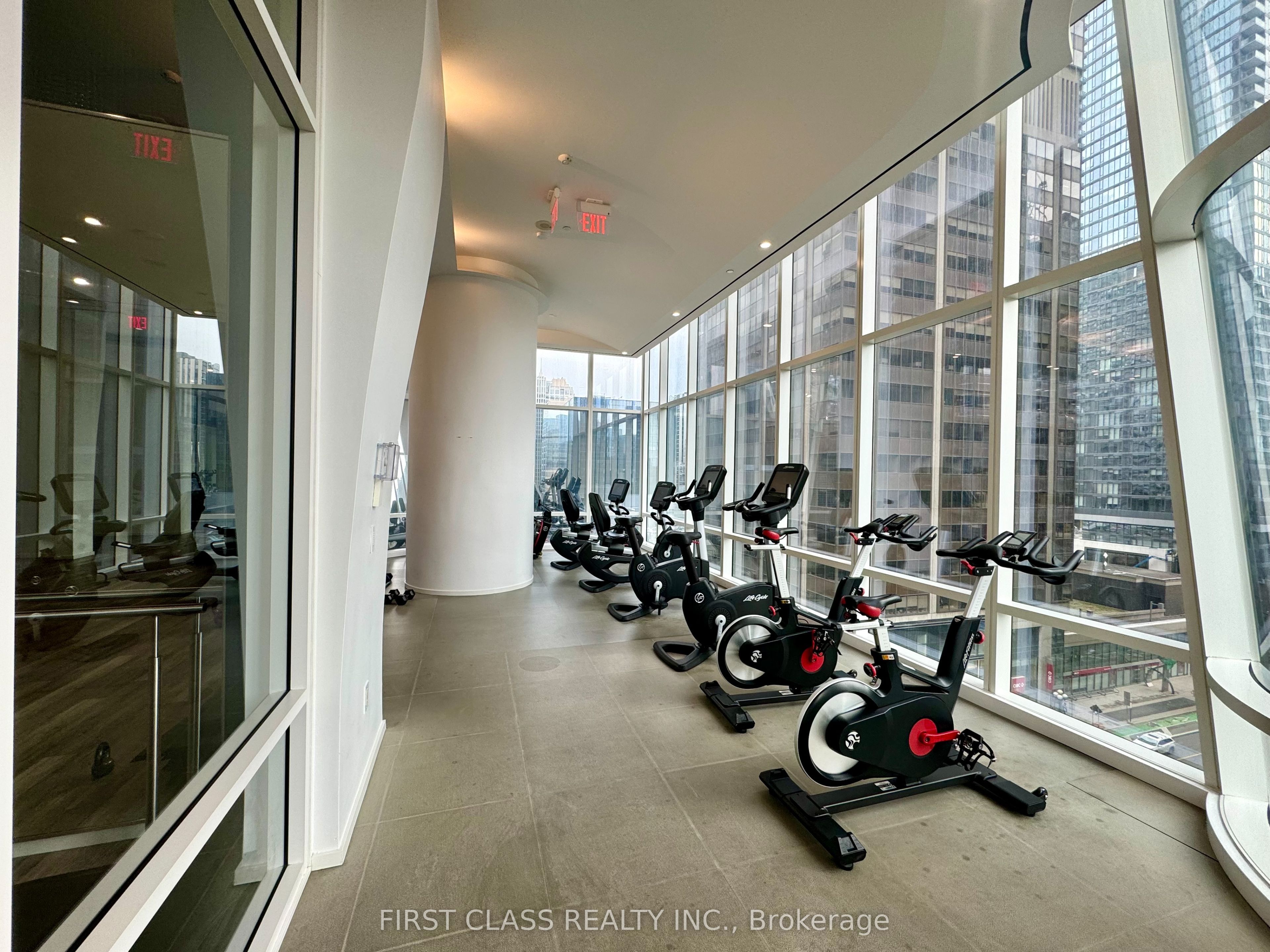 1 Bloor Street E Property Photo 15