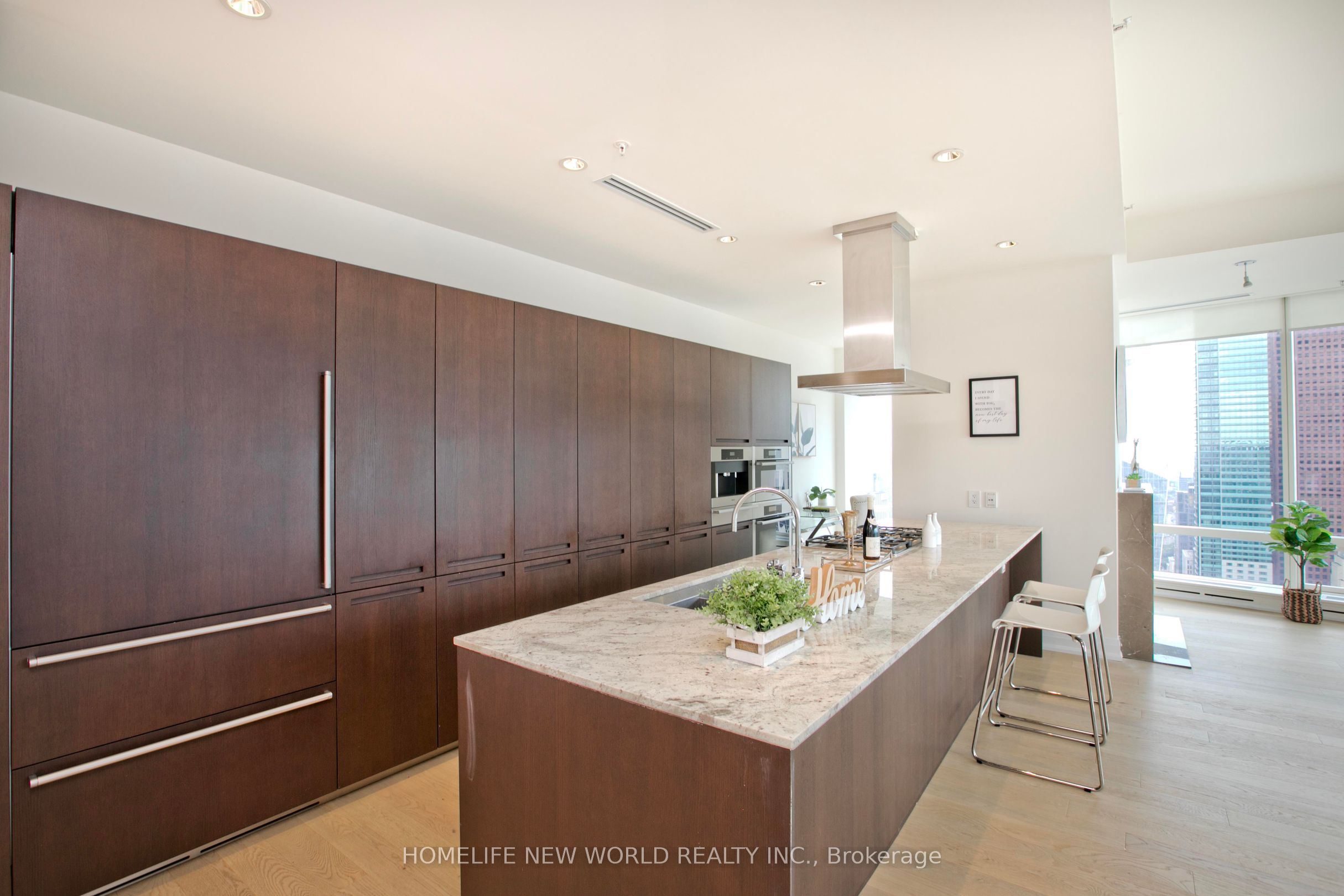 180 University Avenue 5008 Property Photo 20