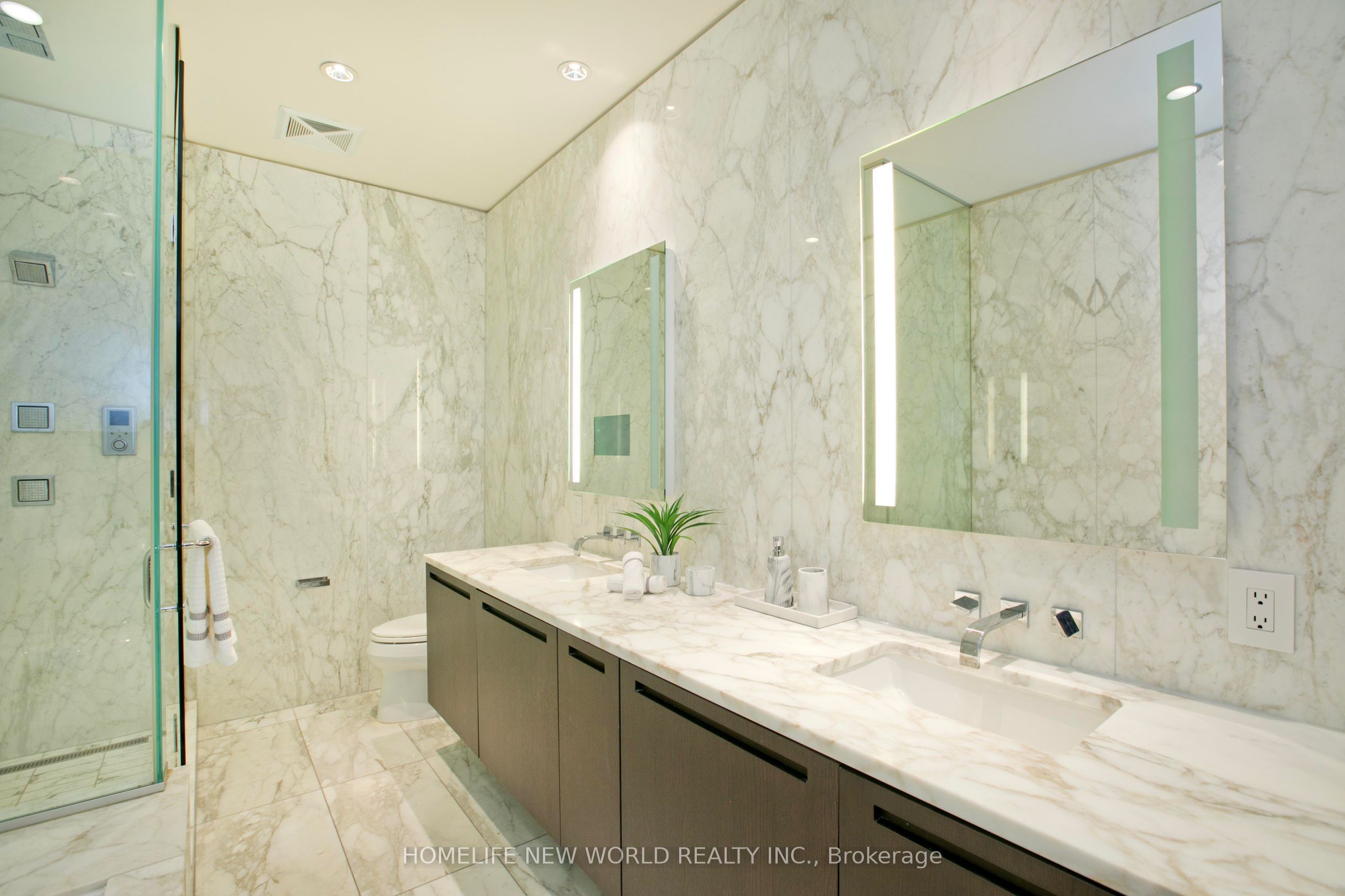 180 University Avenue 5008 Property Photo 28