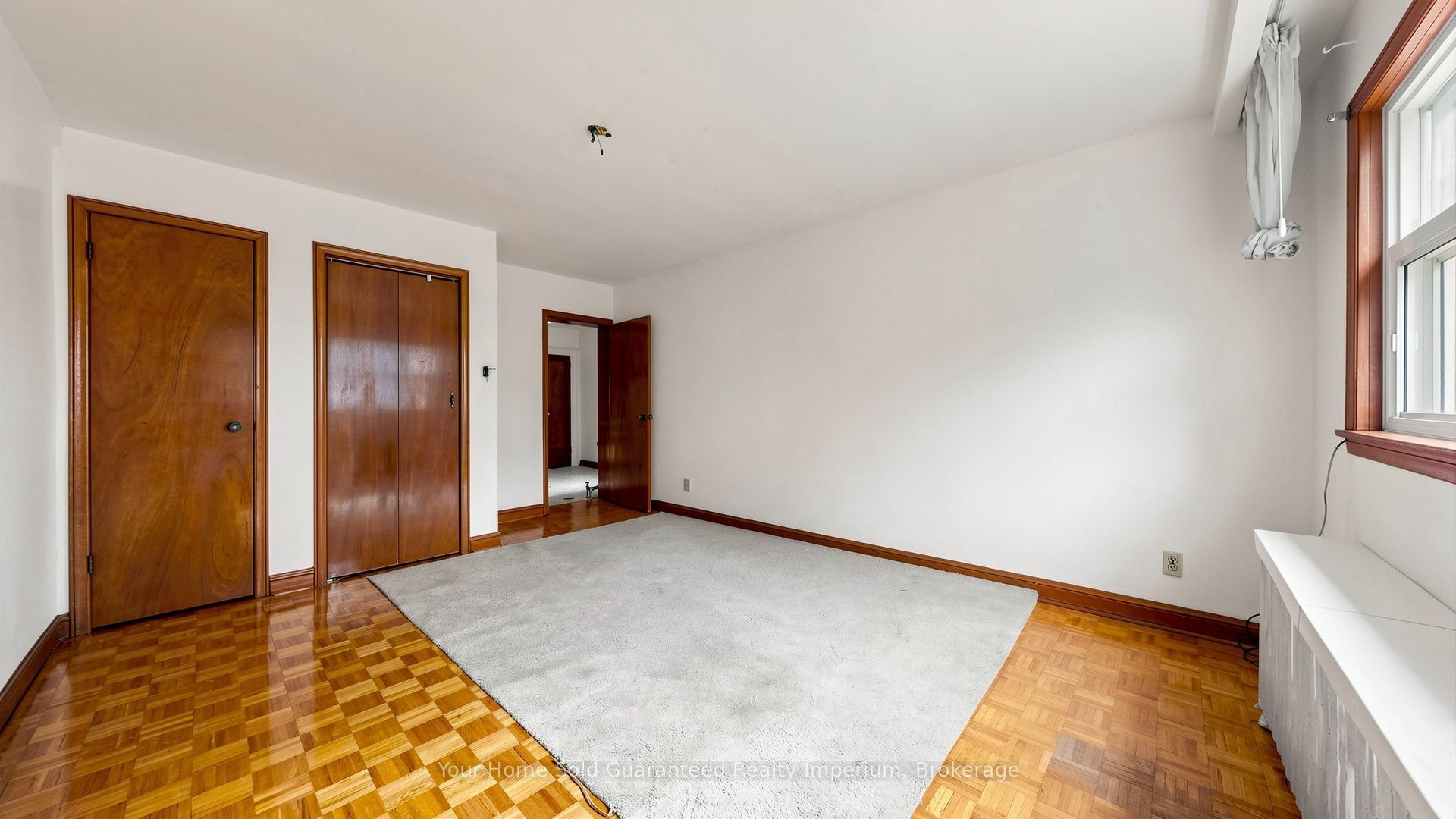 535 Soudan Avenue Property Photo 25