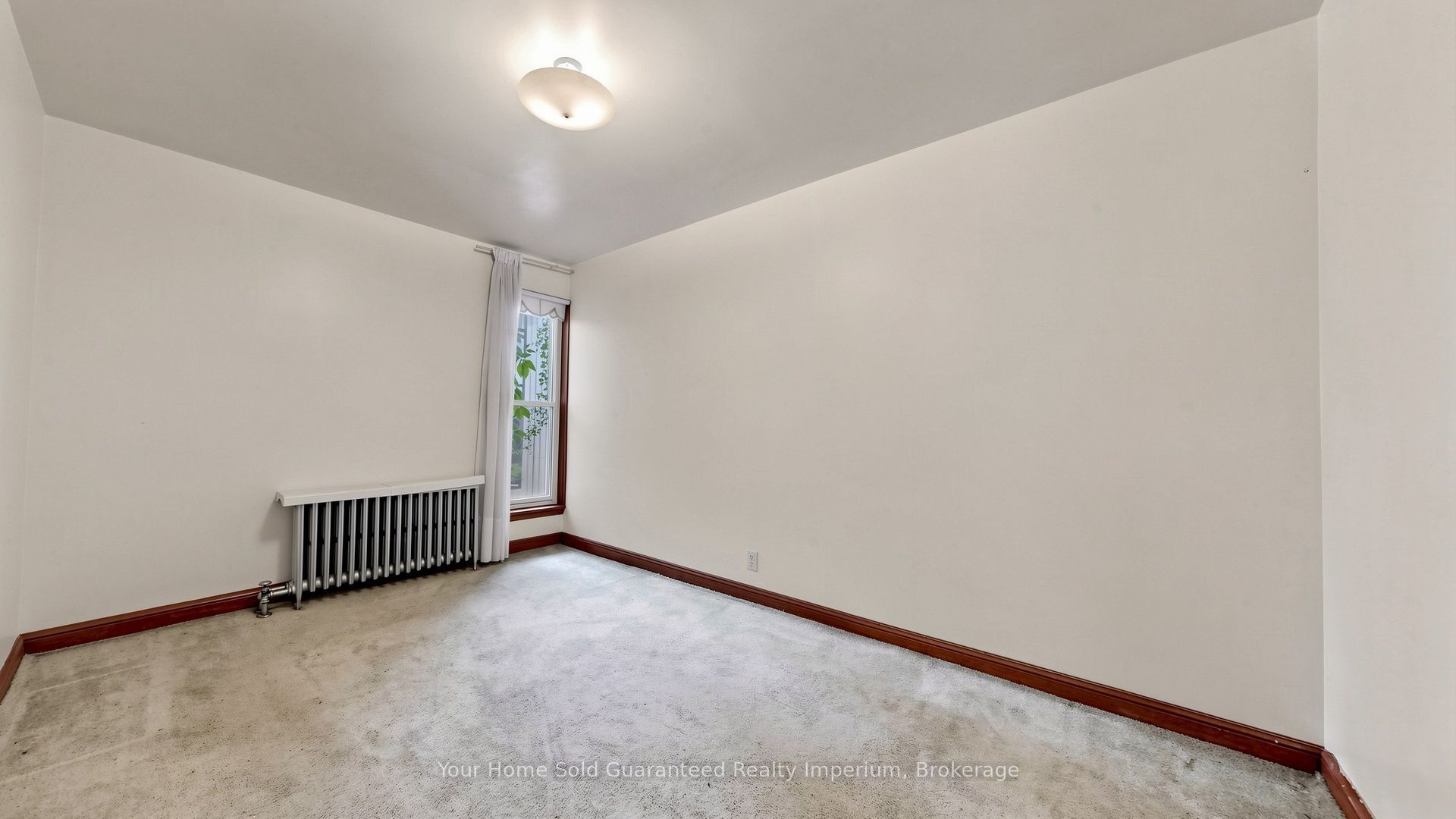 535 Soudan Avenue Property Photo 27