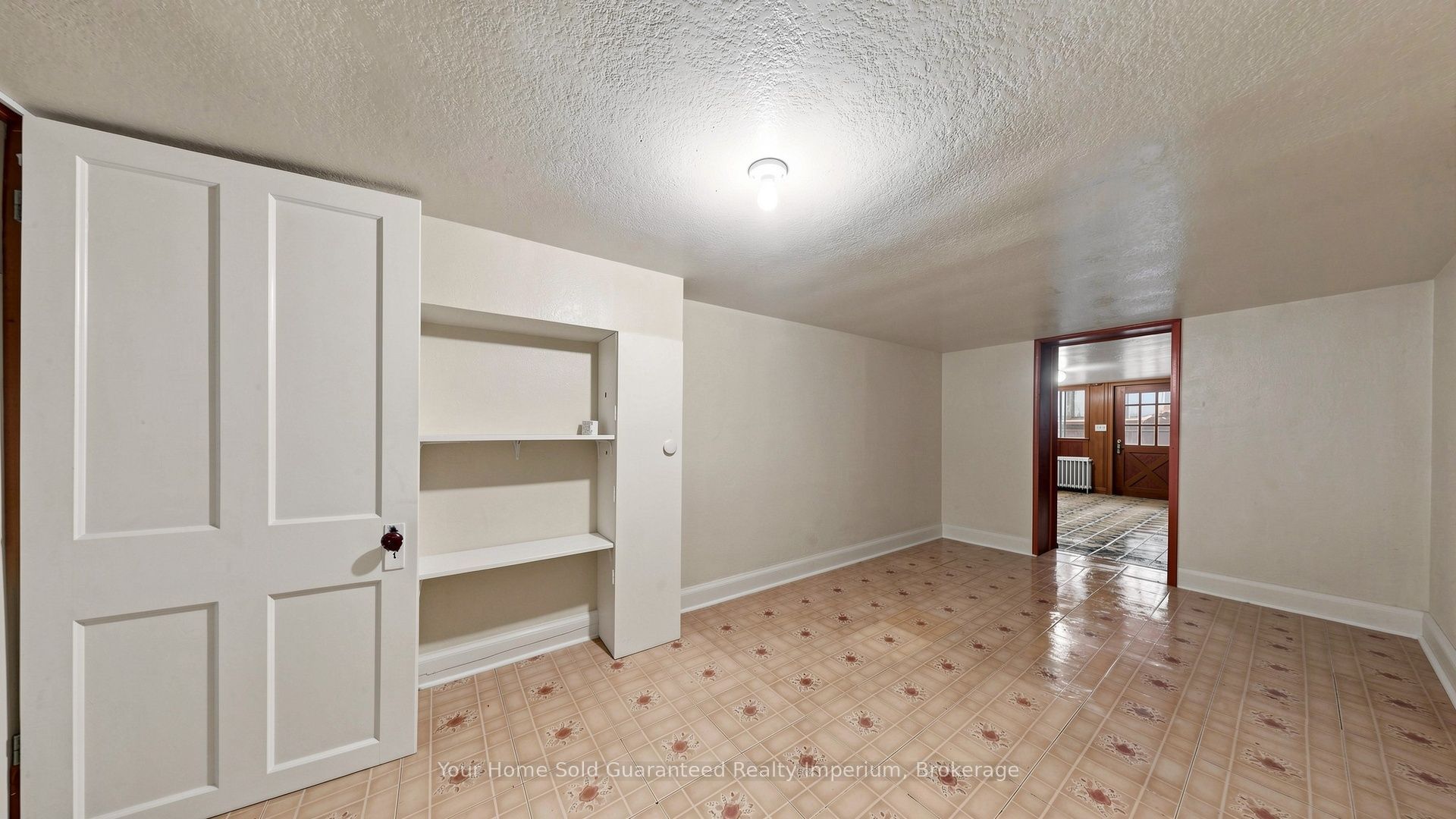 535 Soudan Avenue Property Photo 38