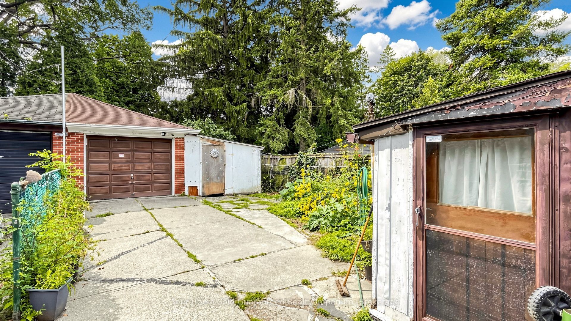 535 Soudan Avenue Property Photo 44