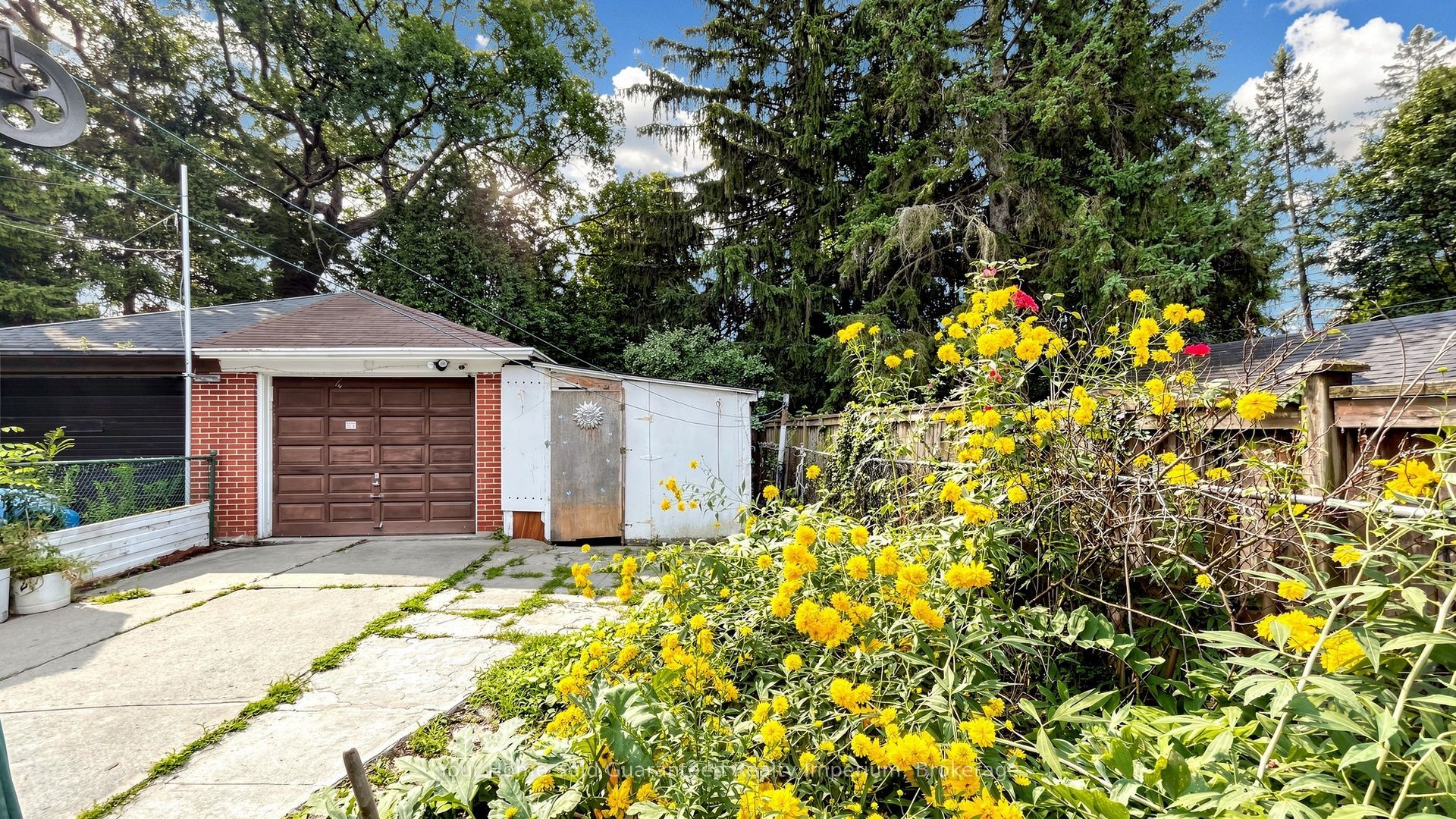 535 Soudan Avenue Property Photo 45