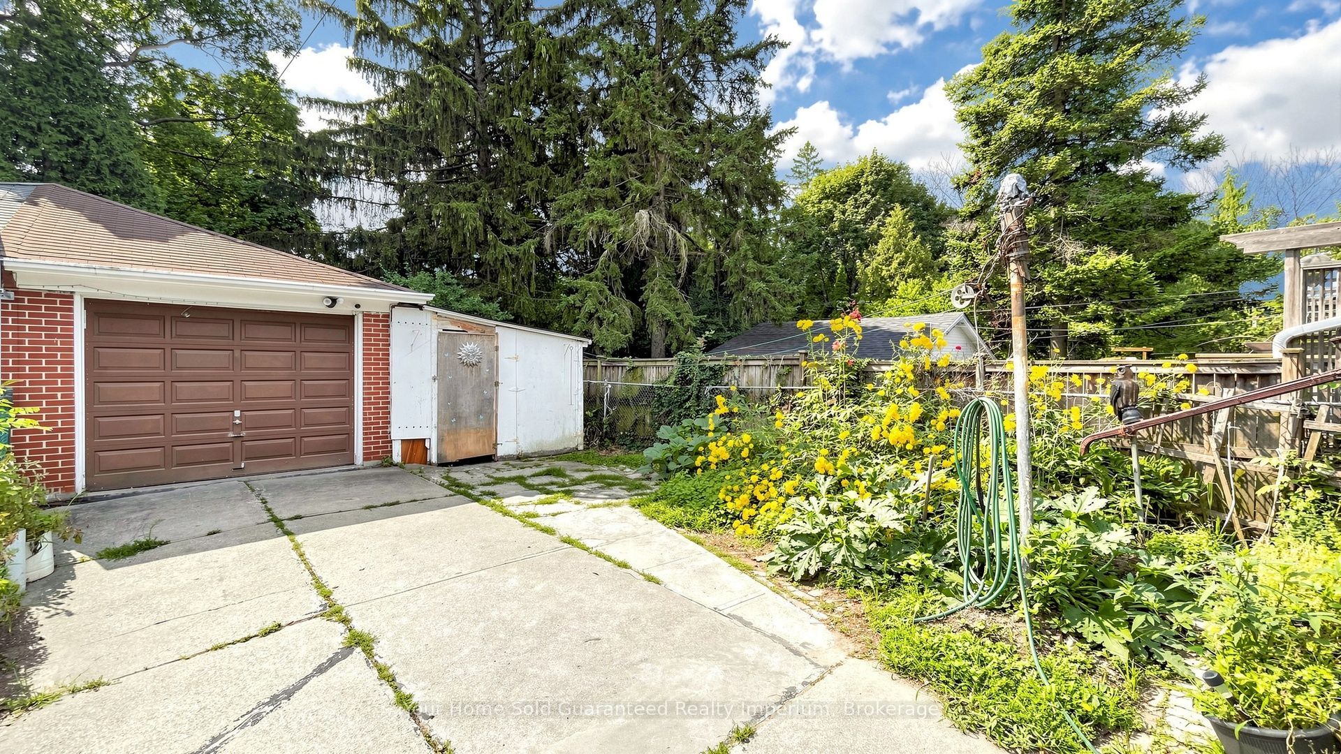 535 Soudan Avenue Property Photo 46