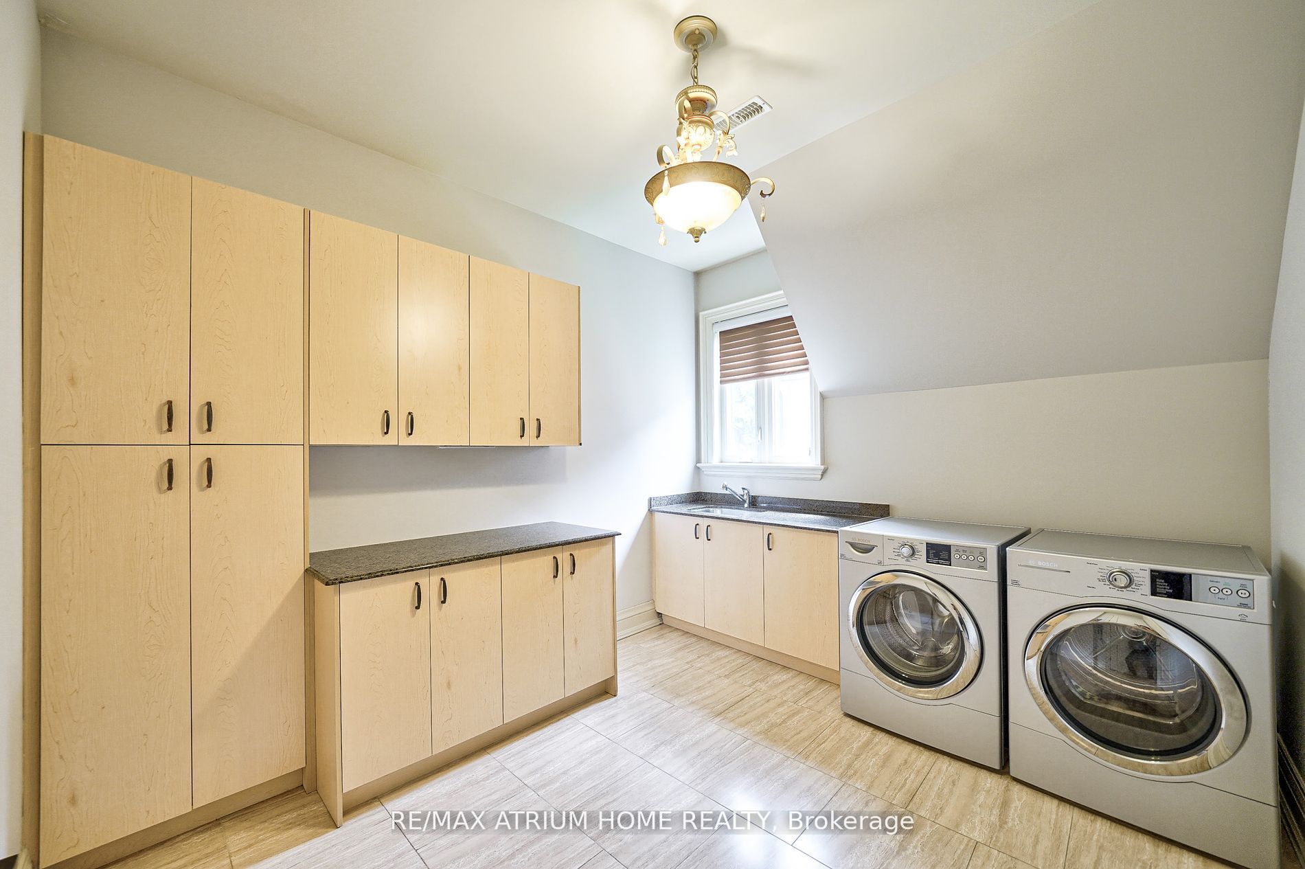 18 Heathcote Avenue Property Photo 32