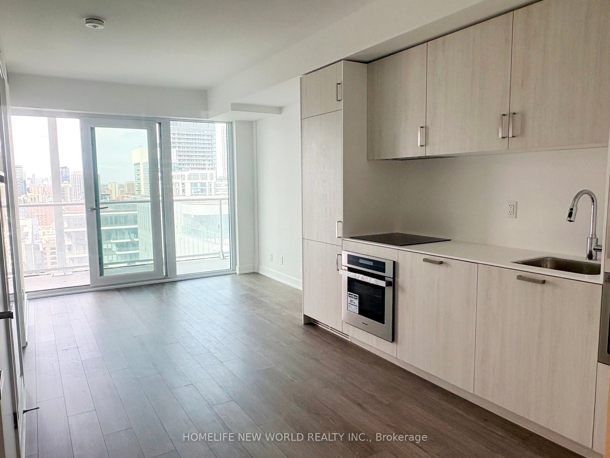 88 Queen Street E 3512 Property Photo 7