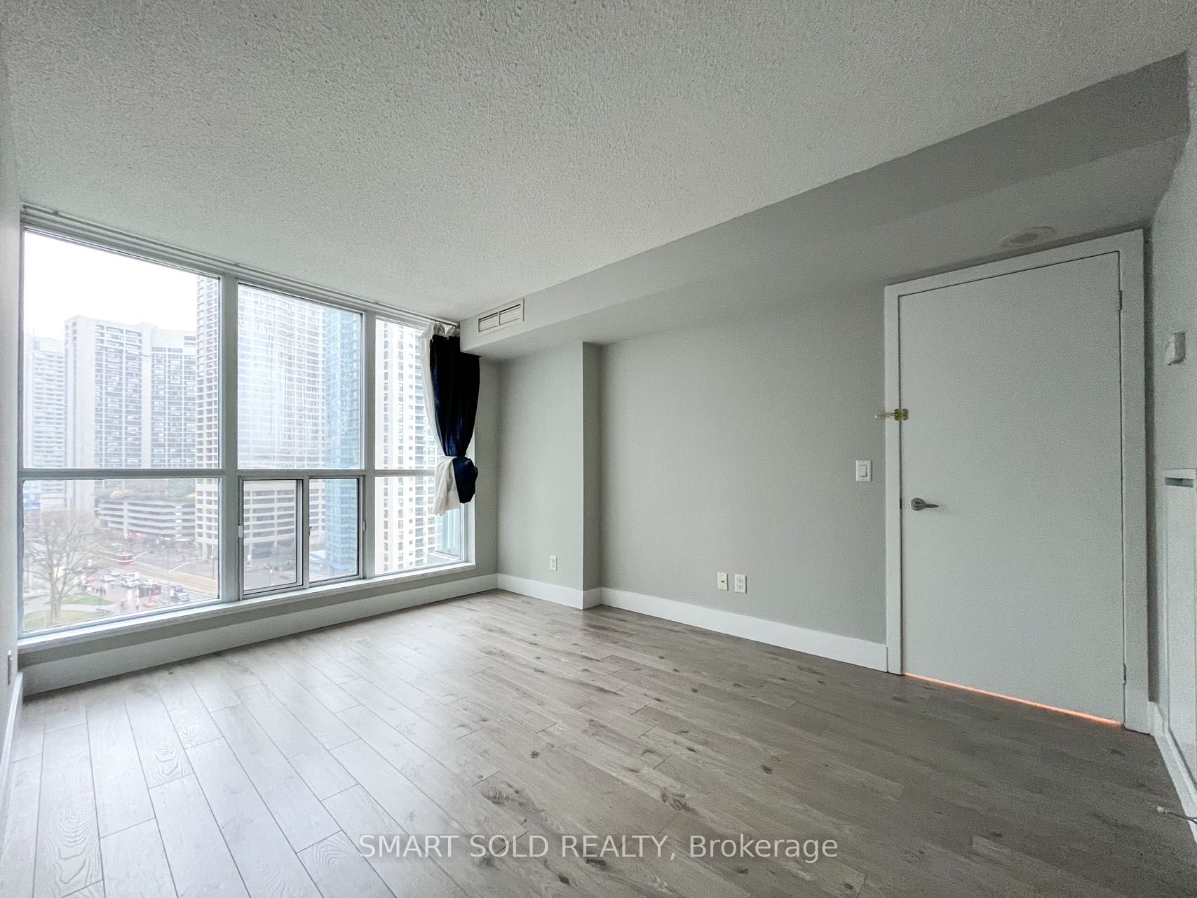 208 Queens Quay W 1002 Property Photo 7