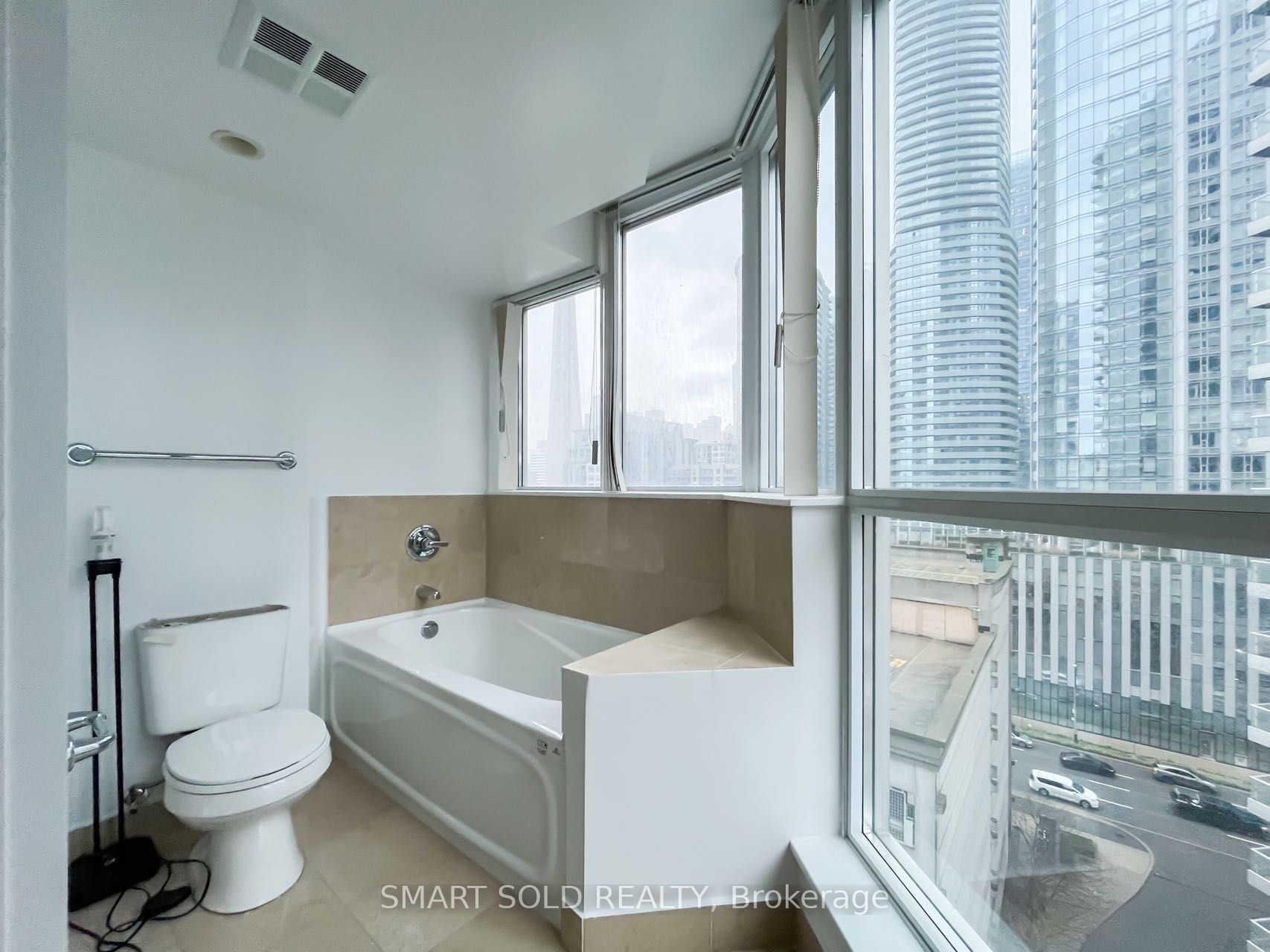 208 Queens Quay W 1002 Property Photo 9