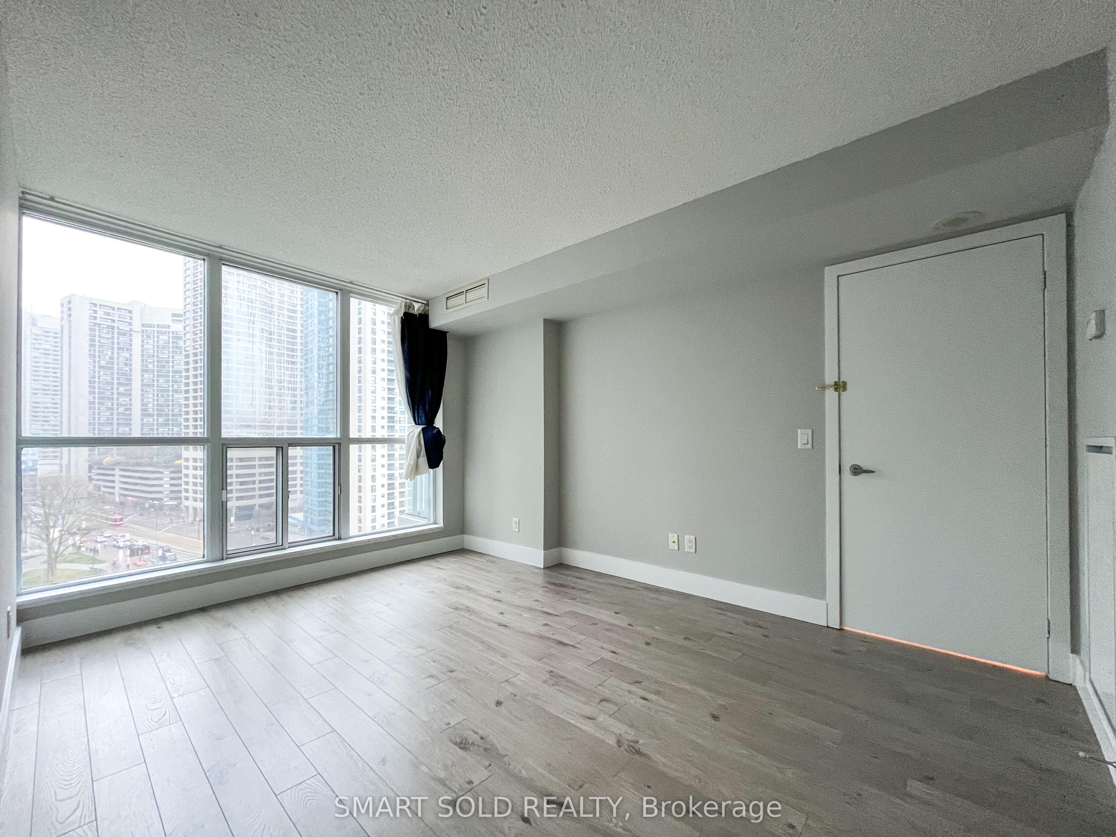 208 Queens Quay W 1002 Property Photo 12