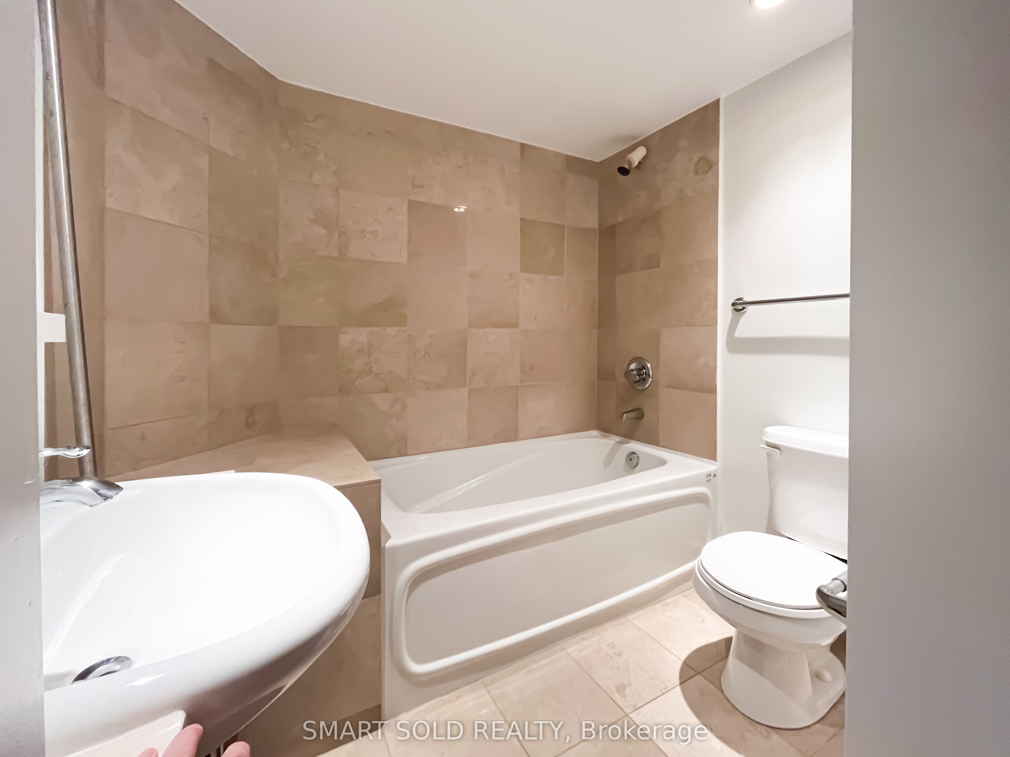 208 Queens Quay W 1002 Property Photo 13